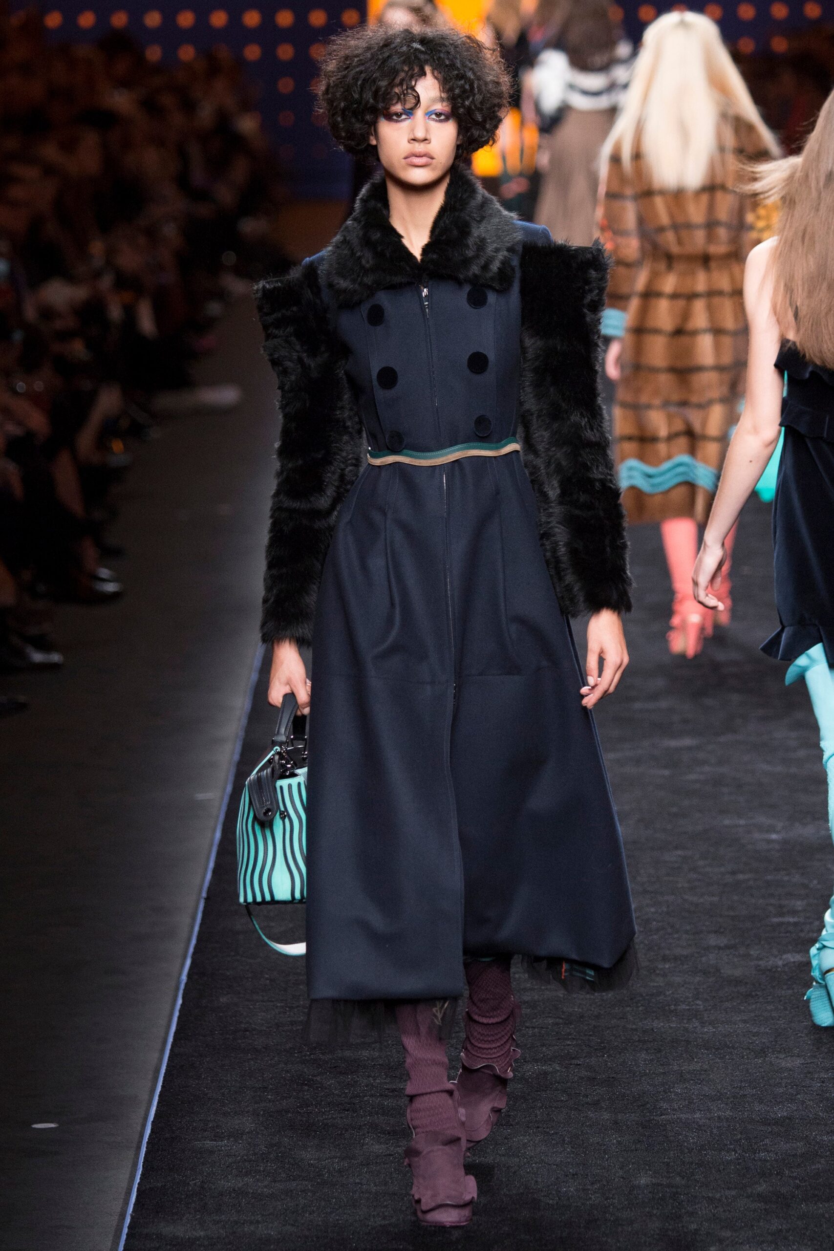 Fendi F/W 16 Look 25