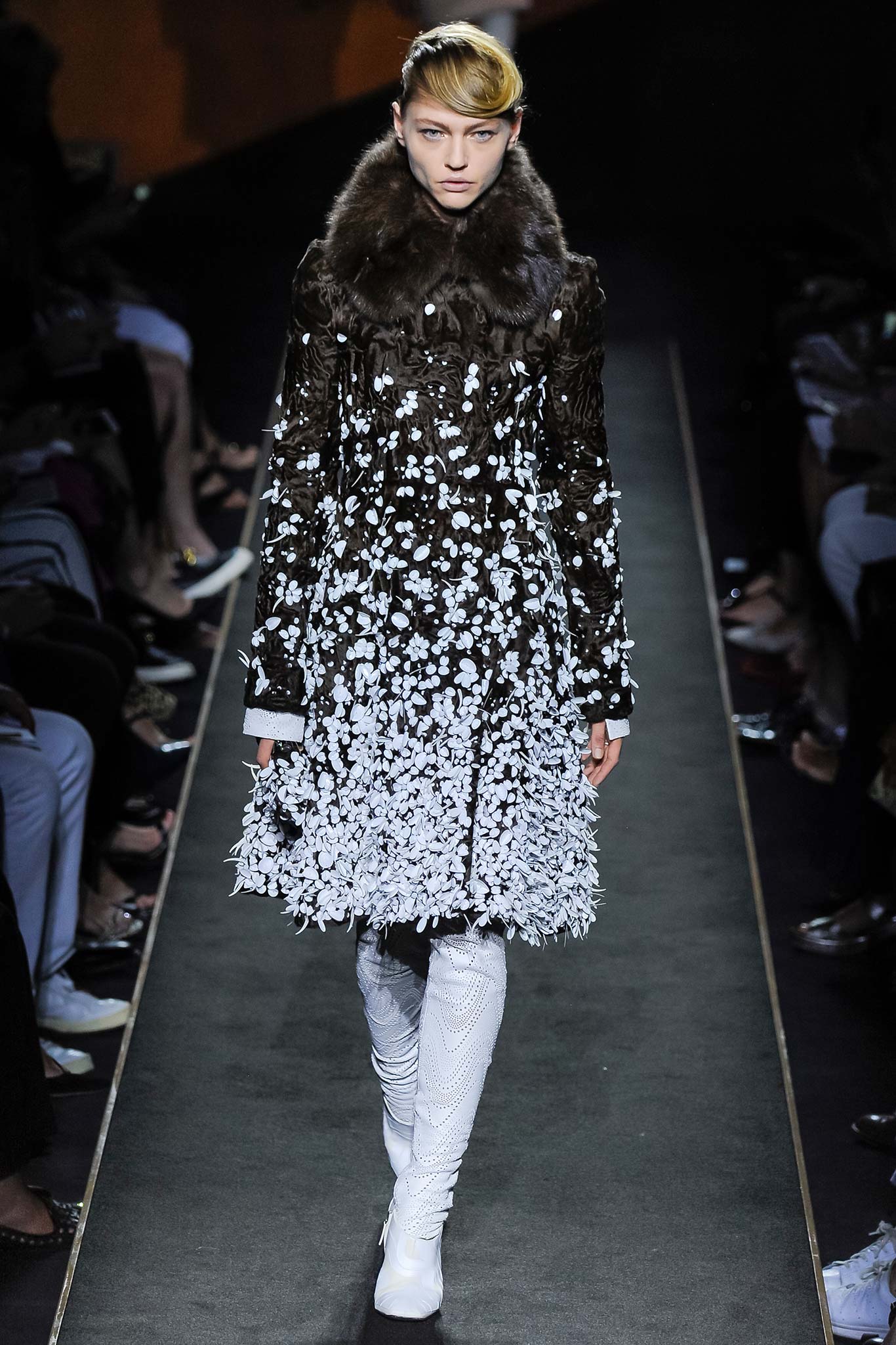 Fendi F/W 15 Couture Look 22