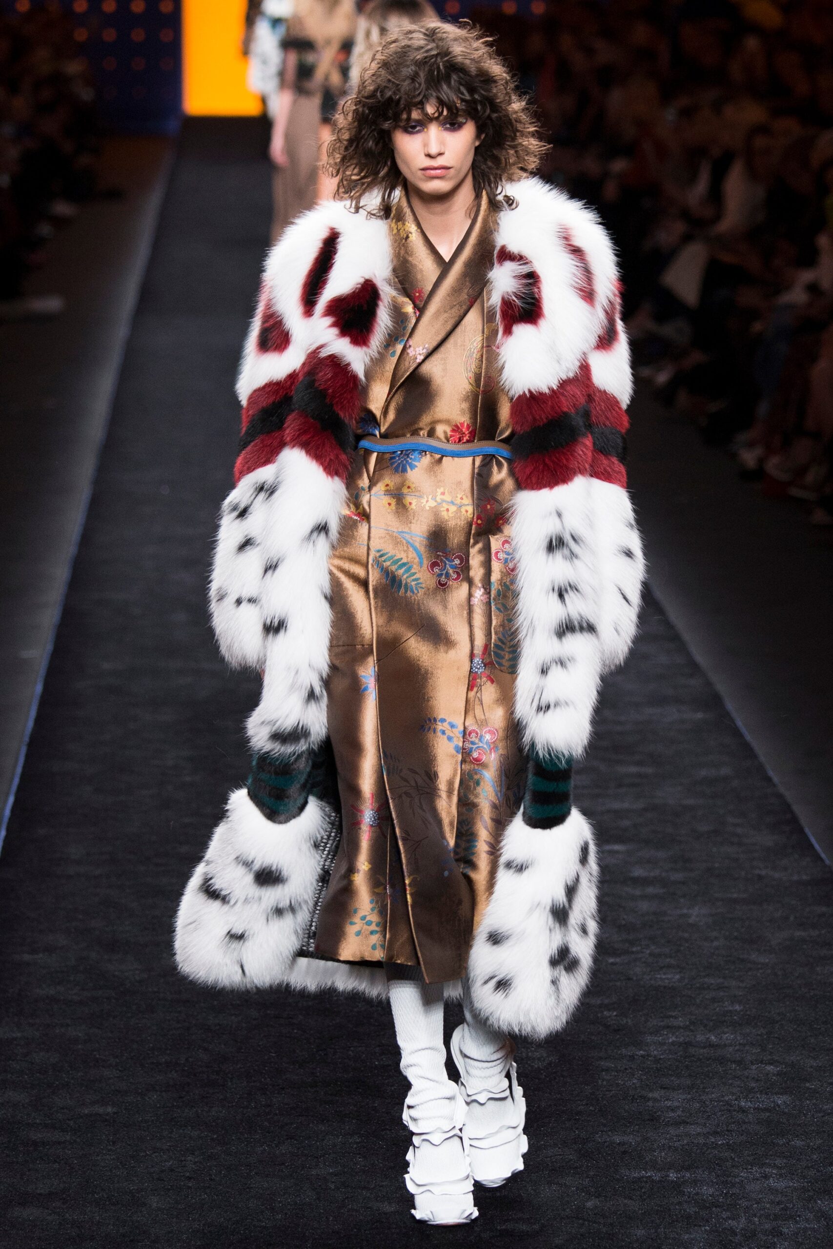 Fendi F/W 16 Look 34
