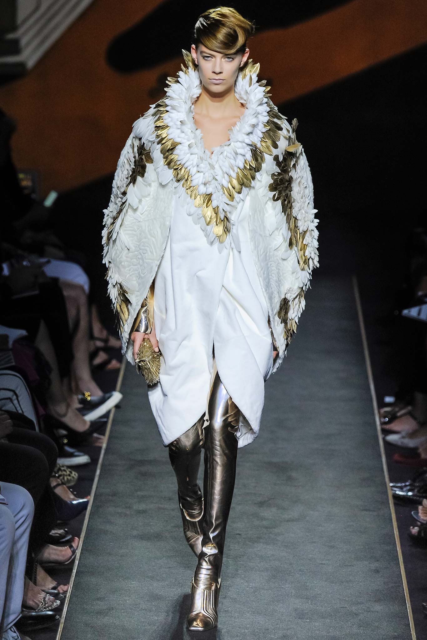Fendi F/W 15 Couture Look 25