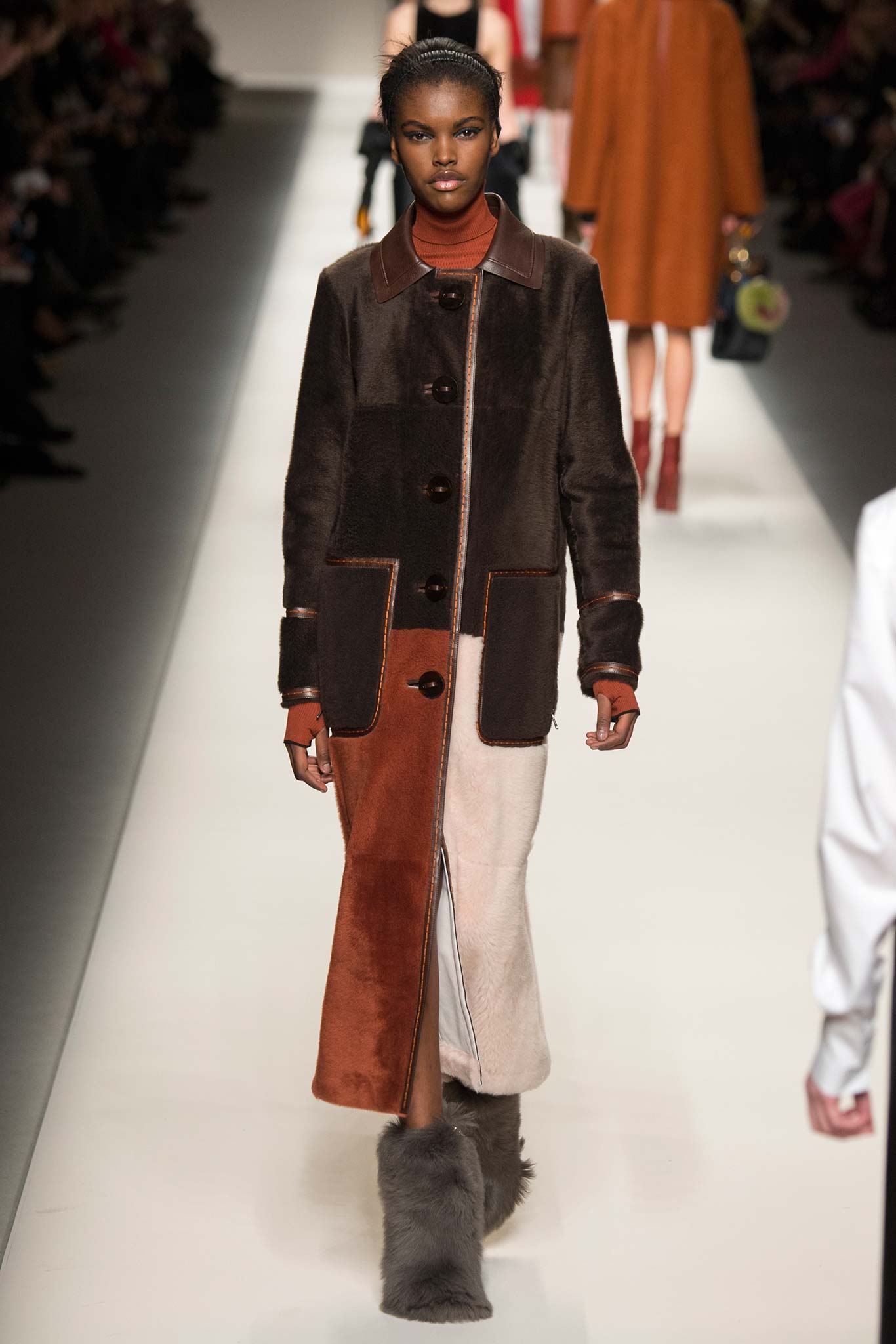 Fendi F/W 15 Look 14