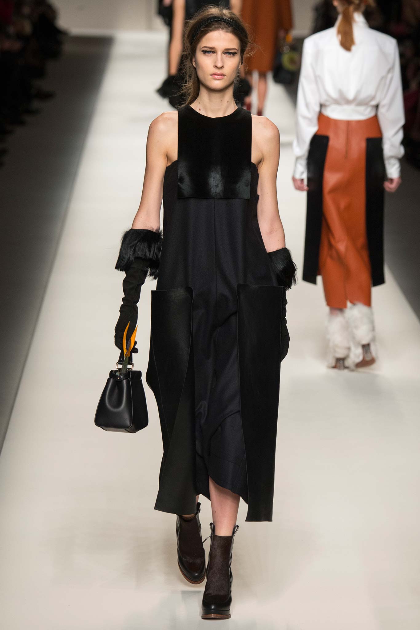 Fendi F/W 15 Look 15