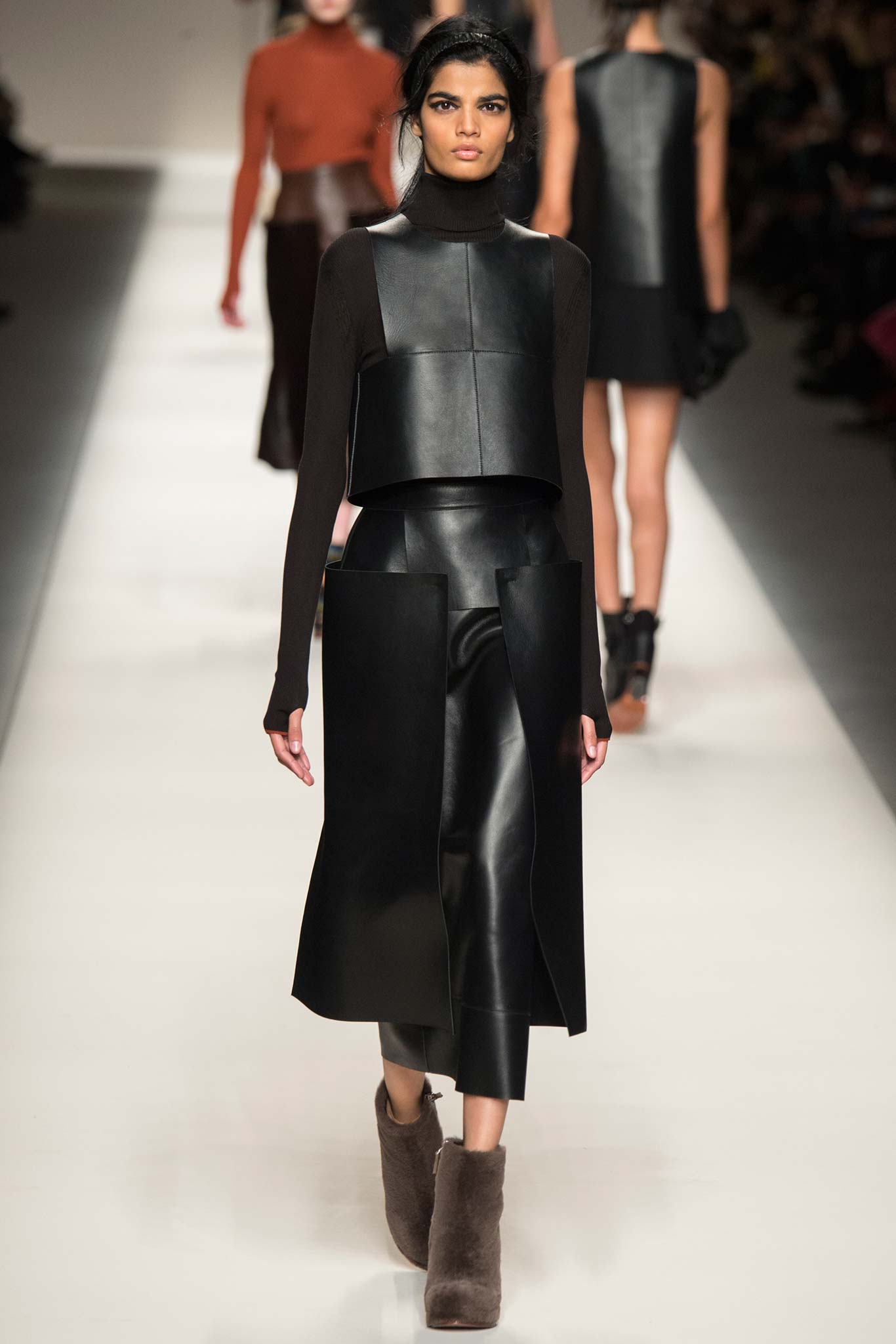 Fendi F/W 15 Look 18