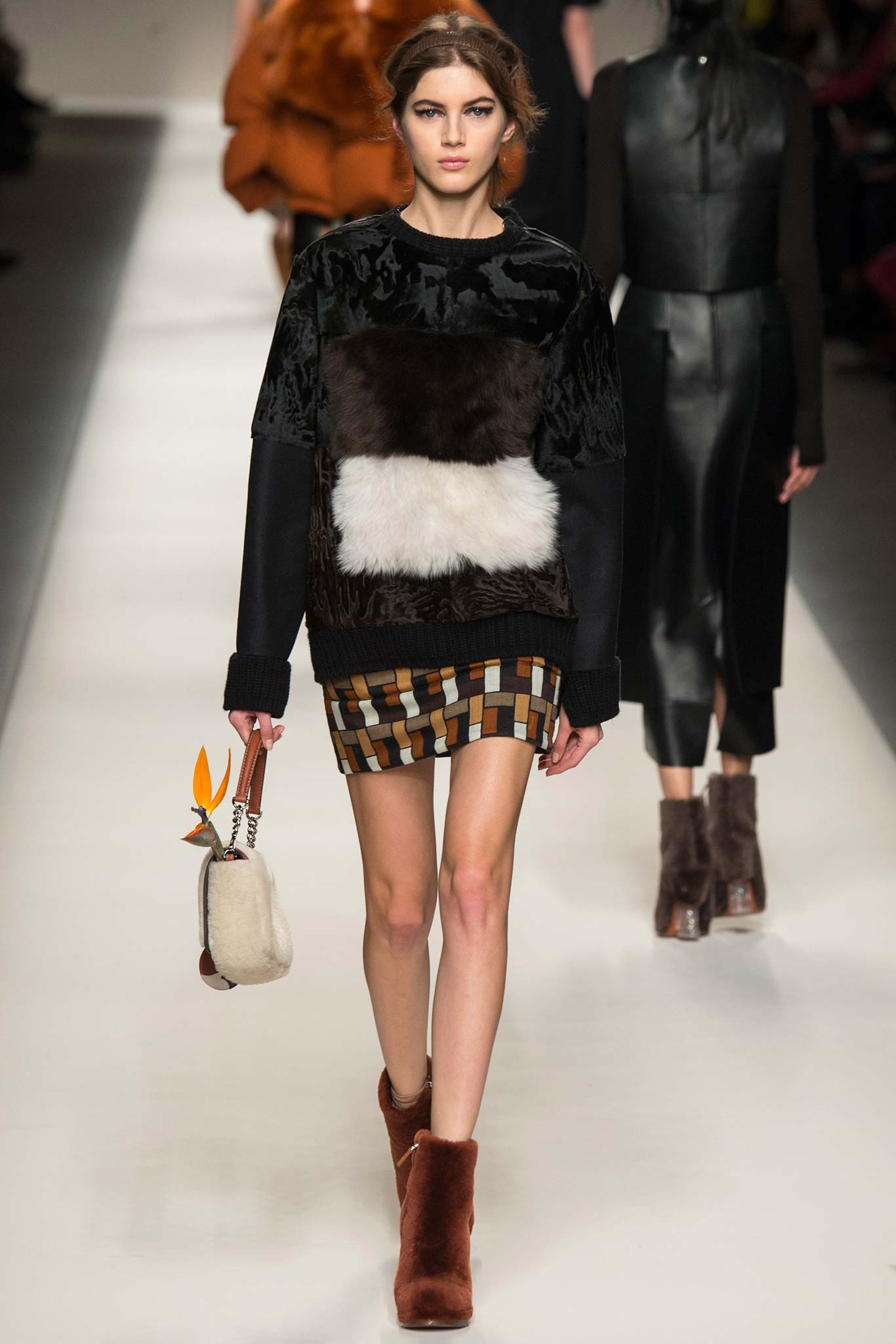 Fendi F/W 15 Look 20