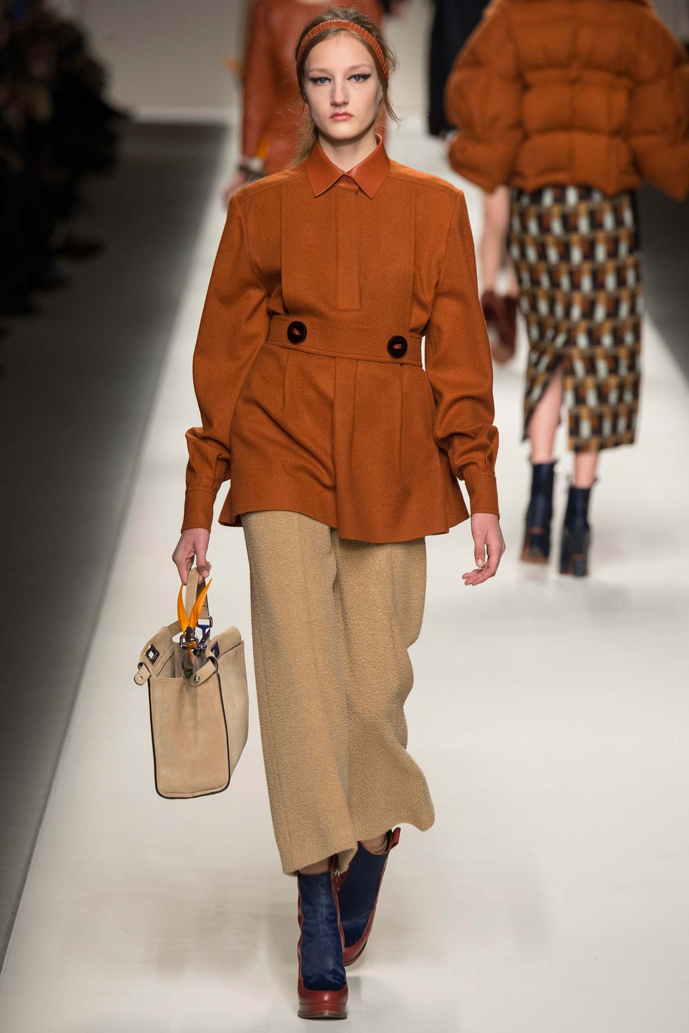 Fendi F/W 15 Look 23