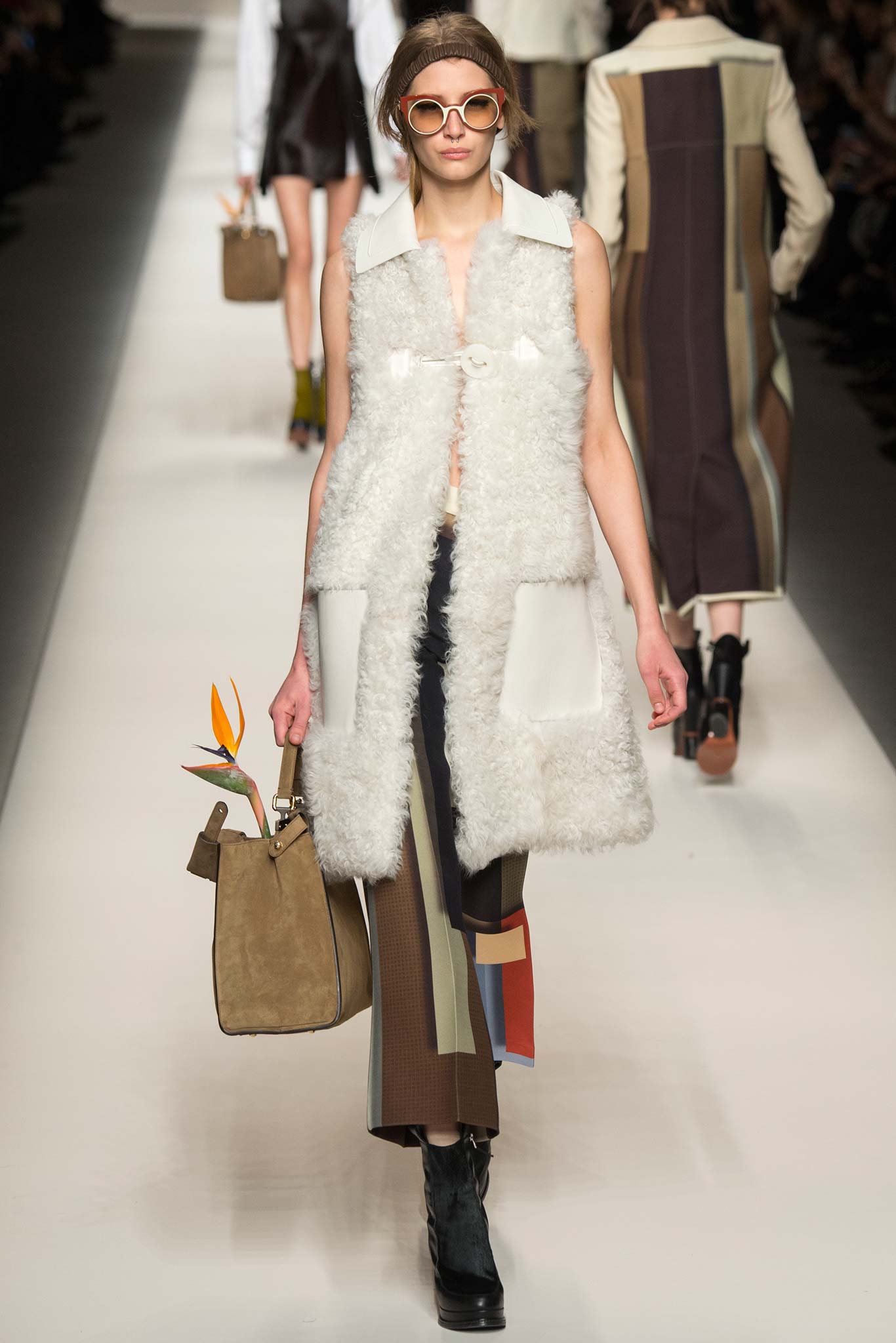 Fendi F/W 15 Look 35