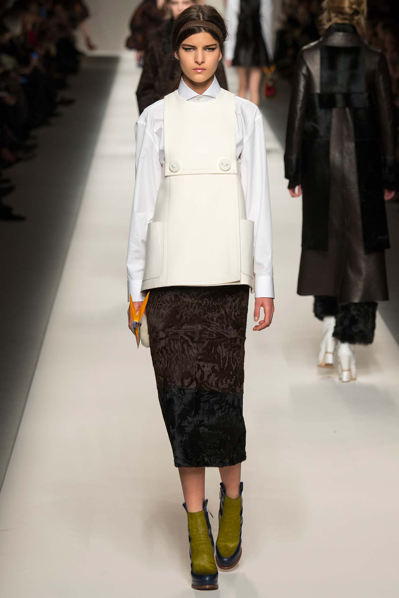 Fendi F/W 15 Look 38