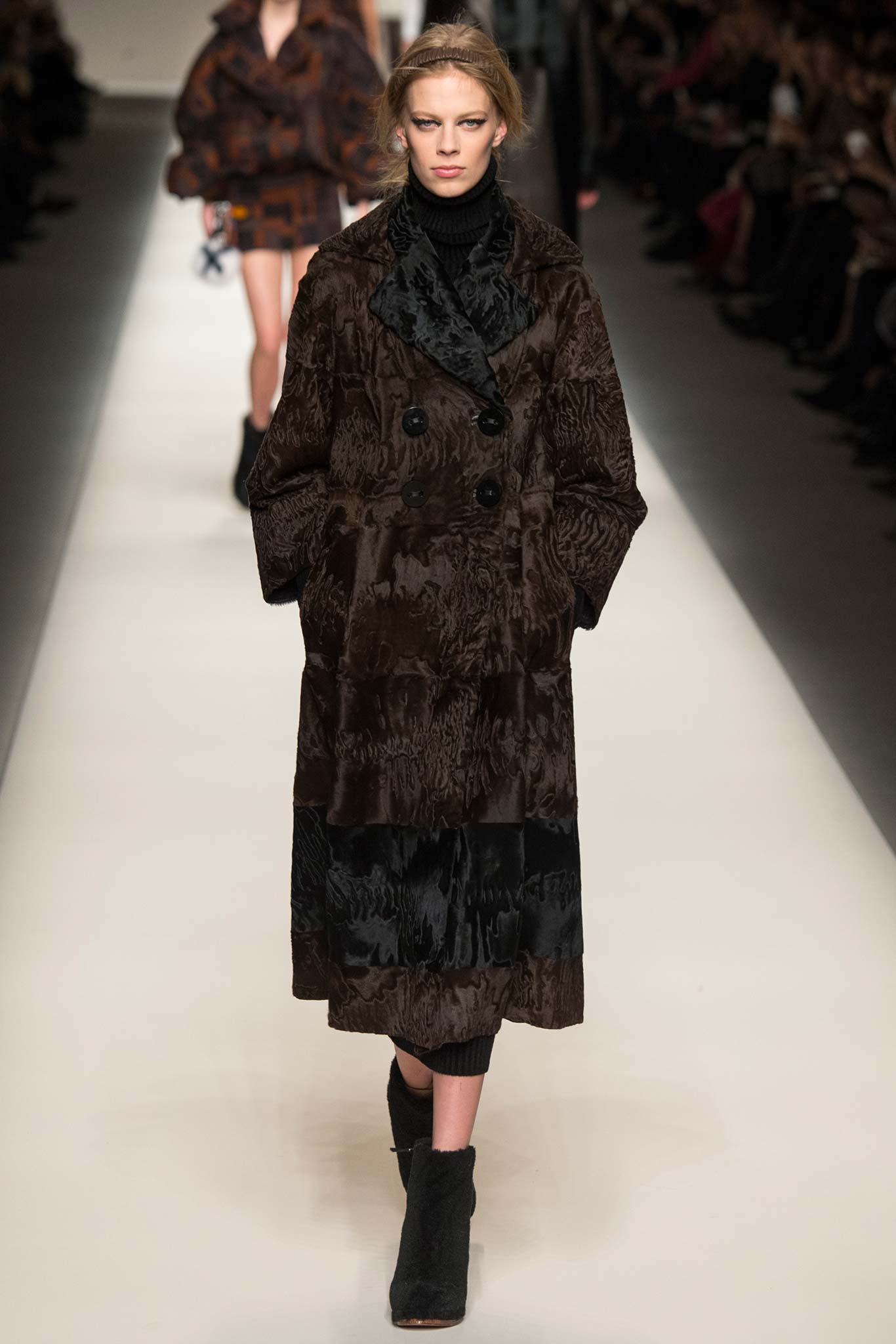 Fendi F/W 15 Look 39