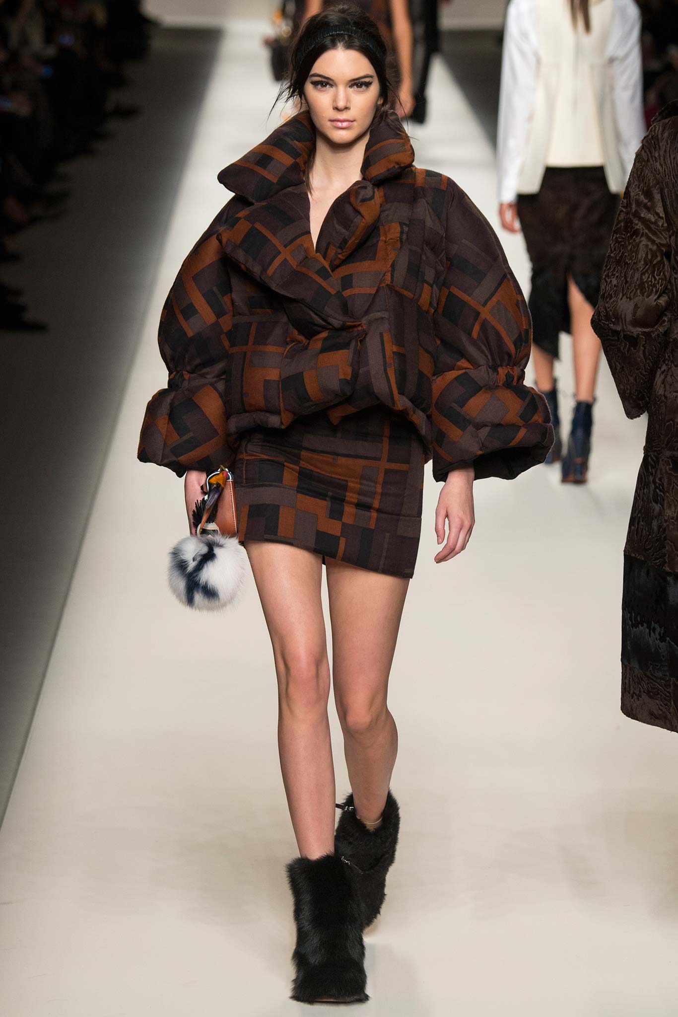 Fendi F/W 15 Look 40