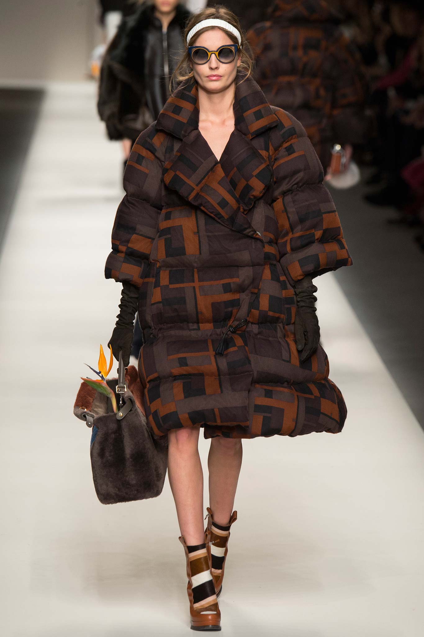 Fendi F/W 15 Look 42