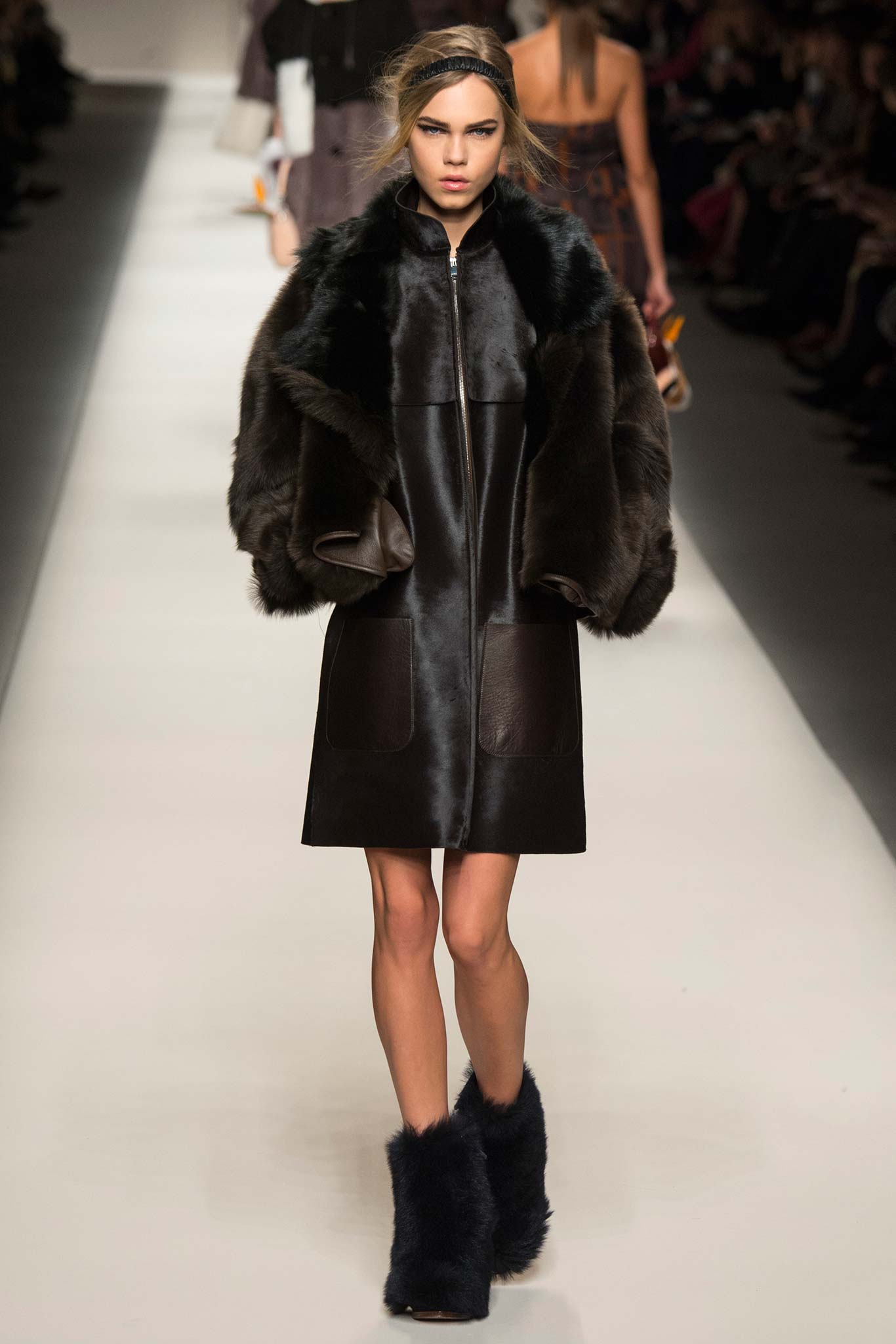 Fendi F/W 15 Look 43