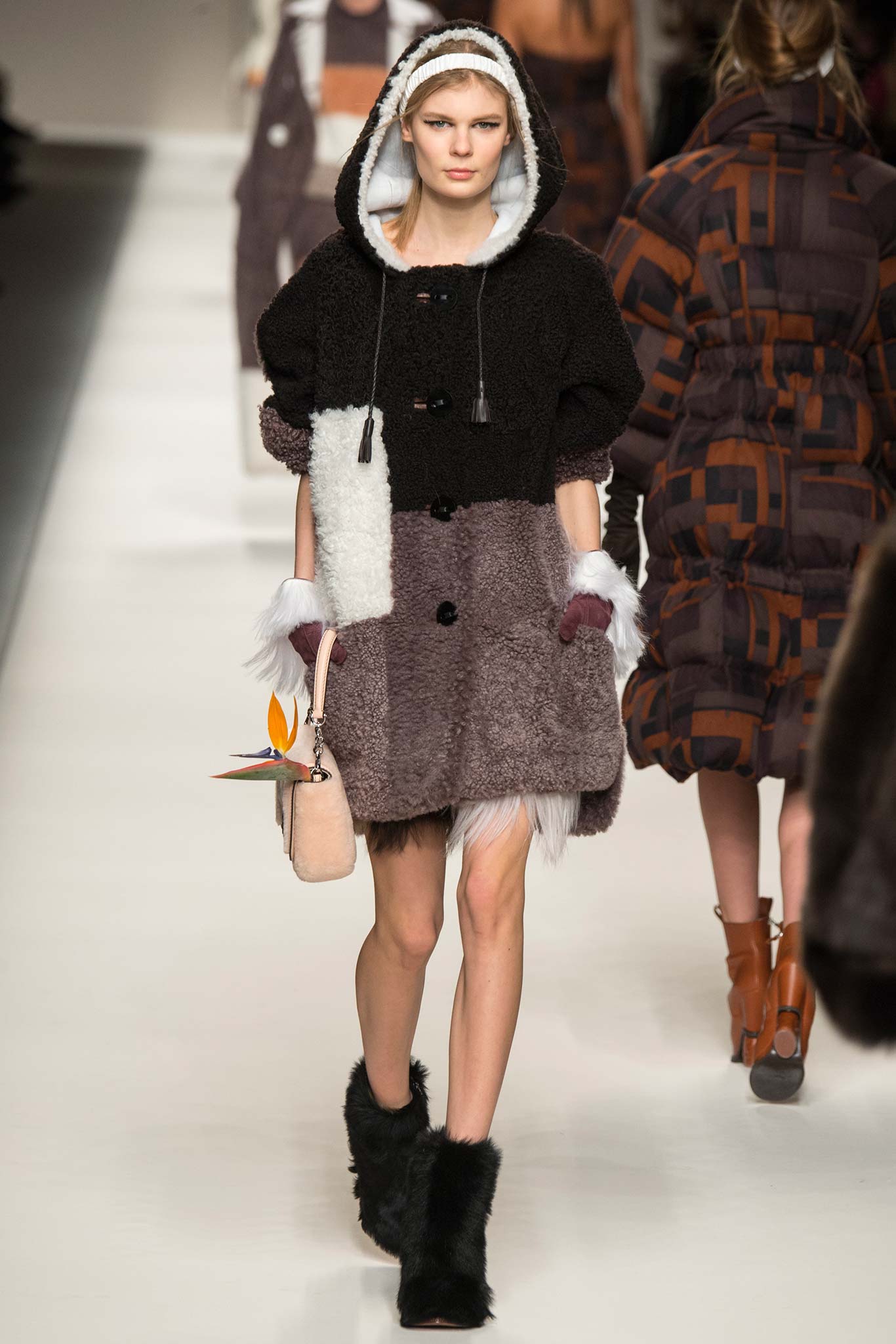 Fendi F/W 15 Look 44