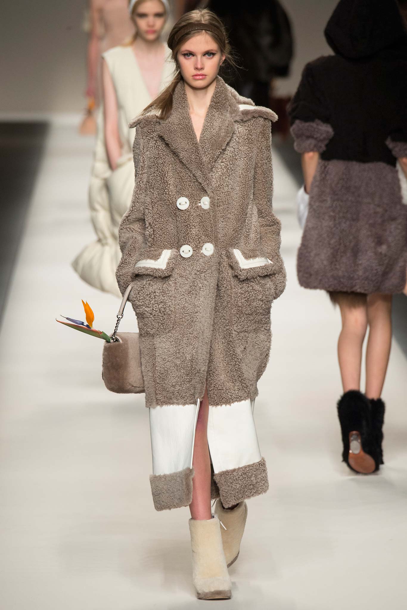Fendi F/W 15 Look 46