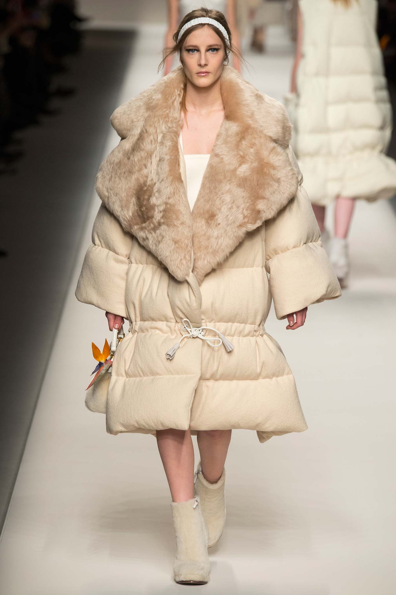 Fendi F/W 15 Look 49