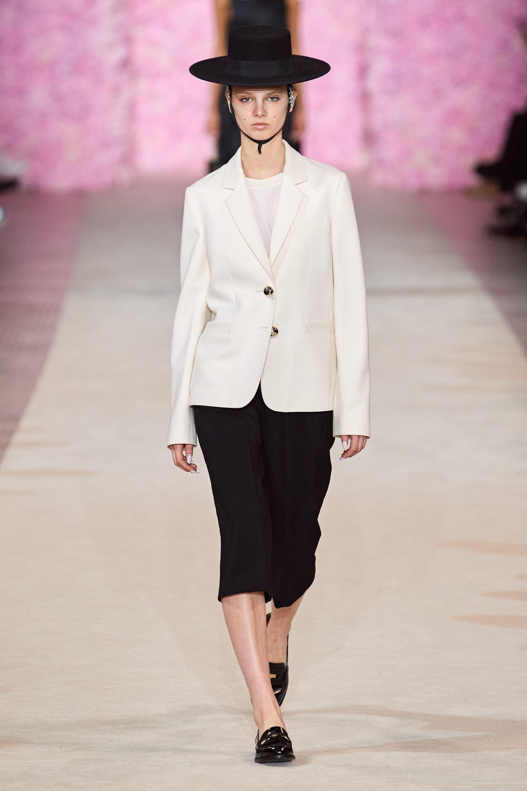 Giambattista Valli F/W 20 Look 20