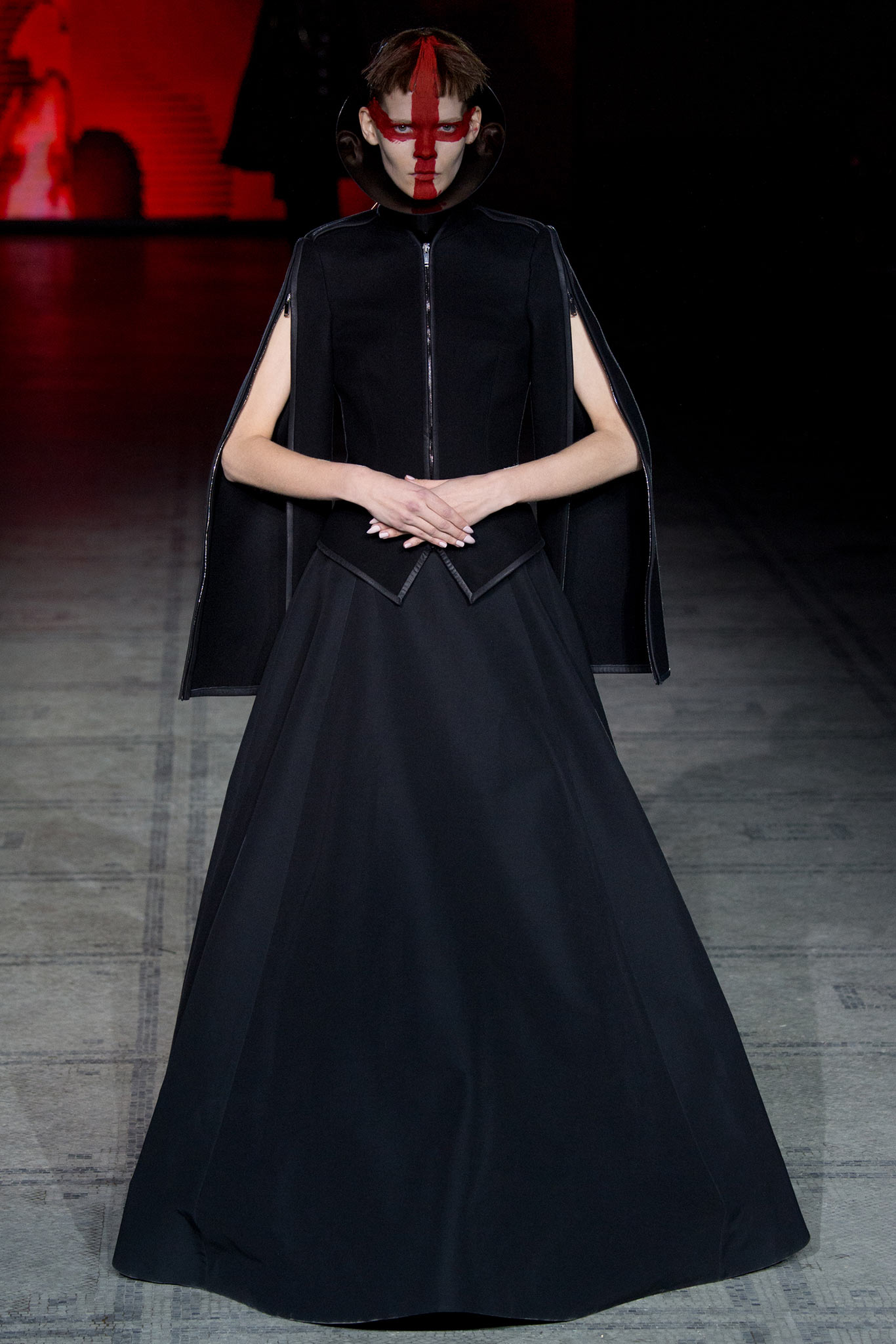 Gareth Pugh F/W 15 Look 2