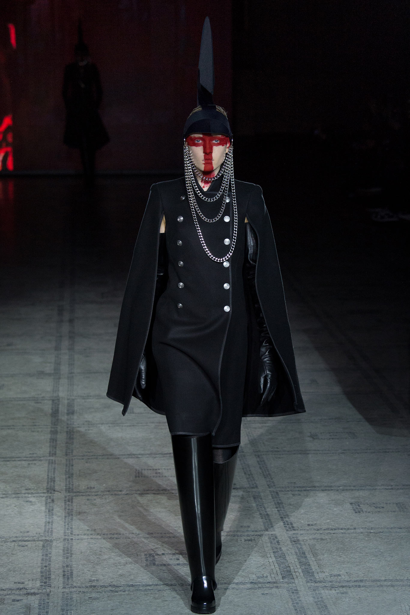 Gareth Pugh F/W 15 Look 3
