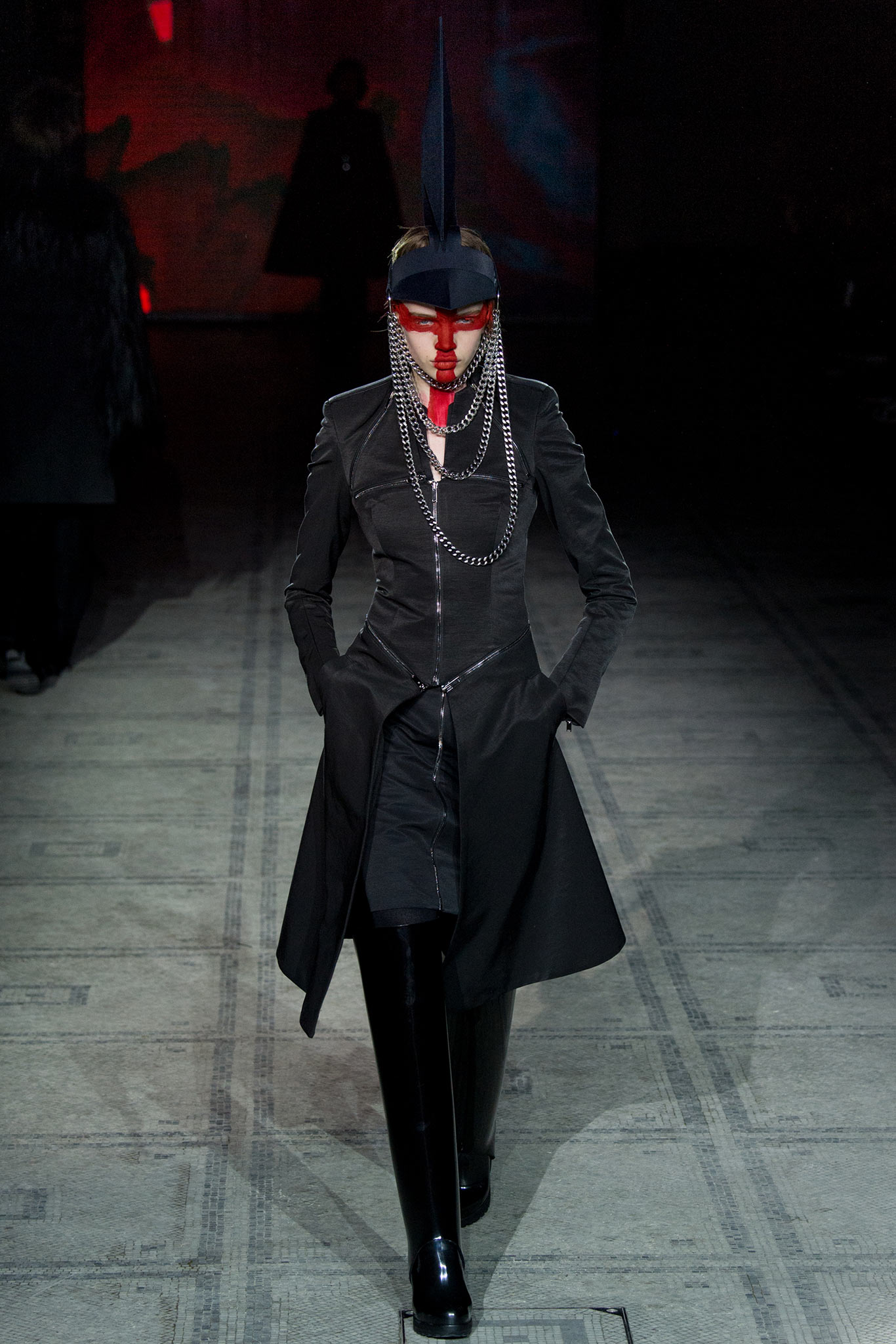 Gareth Pugh F/W 15 Look 4