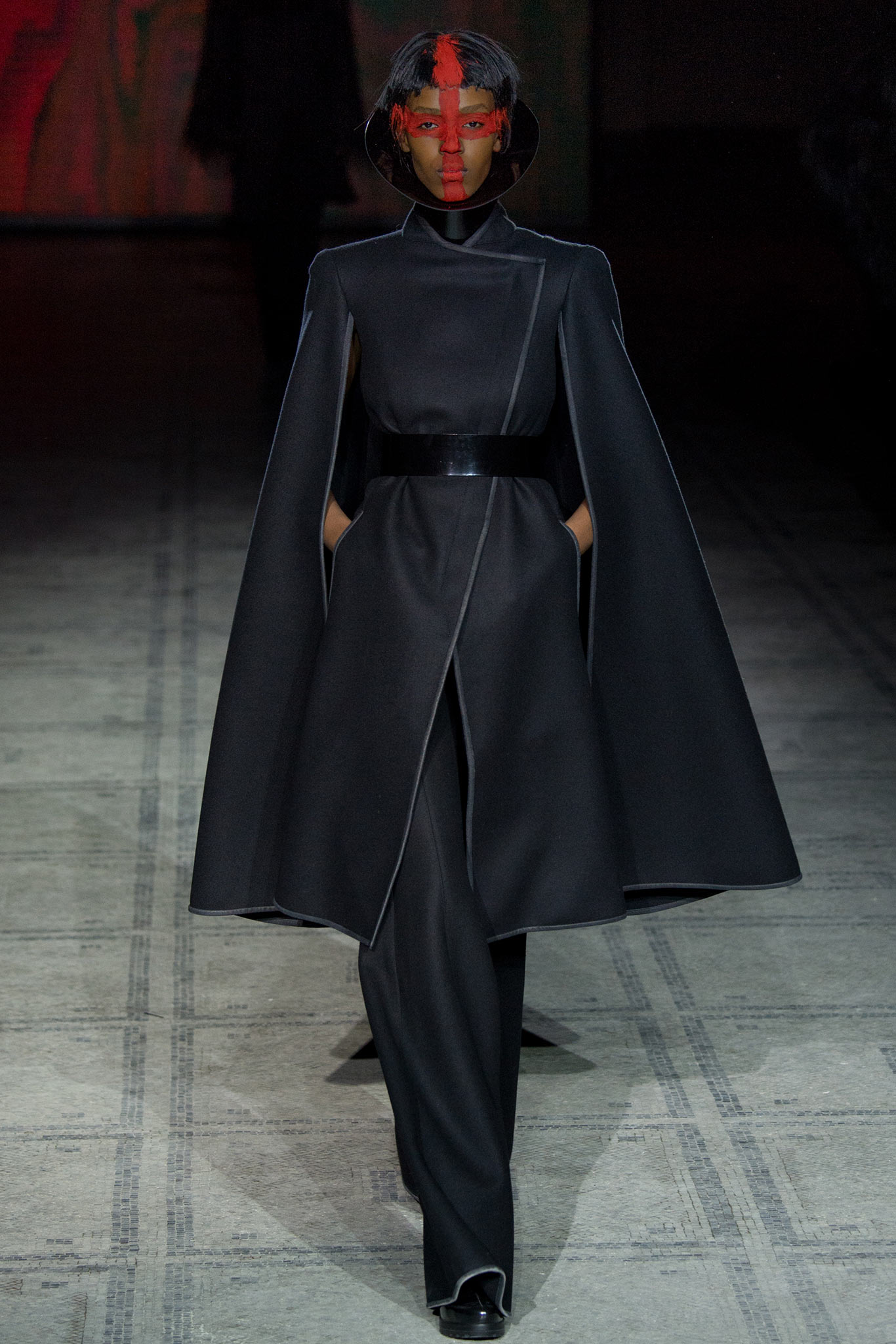 Gareth Pugh F/W 15 Look 5