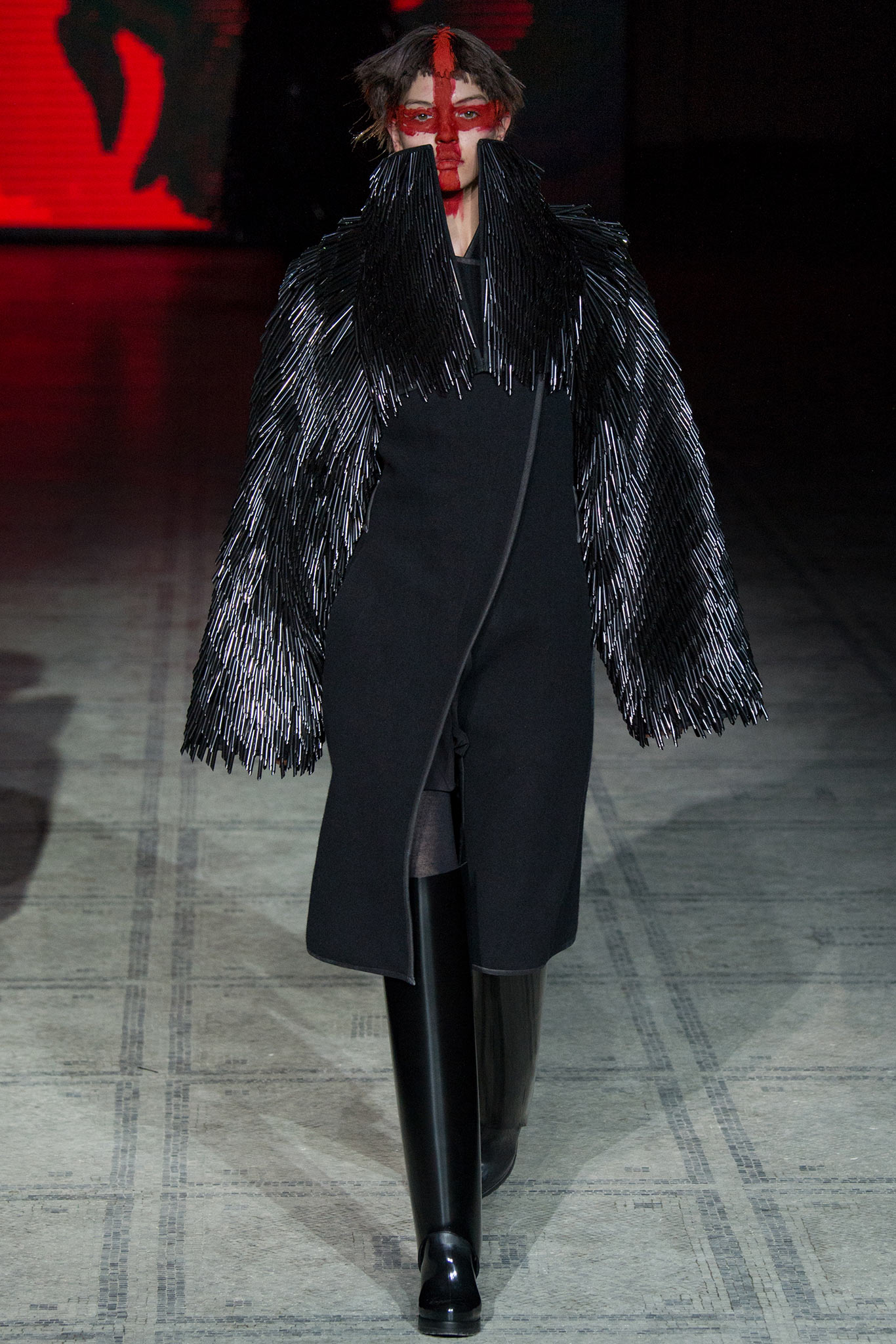 Gareth Pugh F/W 15 Look 8