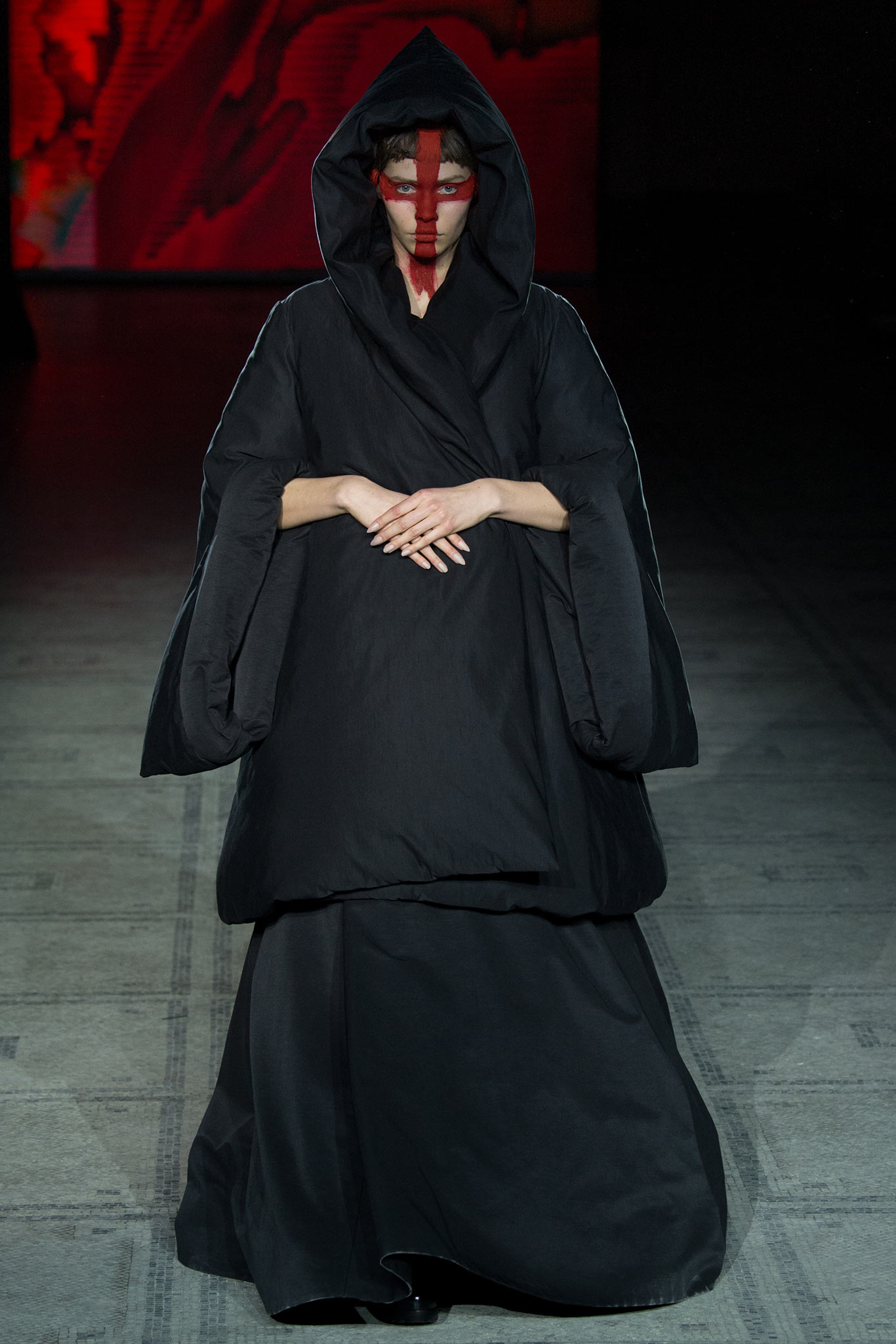 Gareth Pugh F/W 15 Look 13