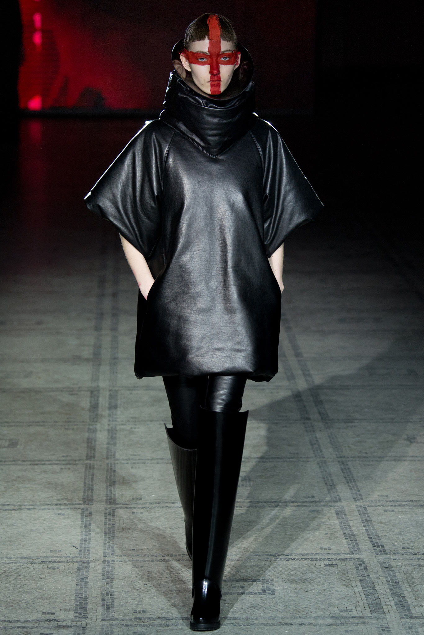 Gareth Pugh F/W 15 Look 15