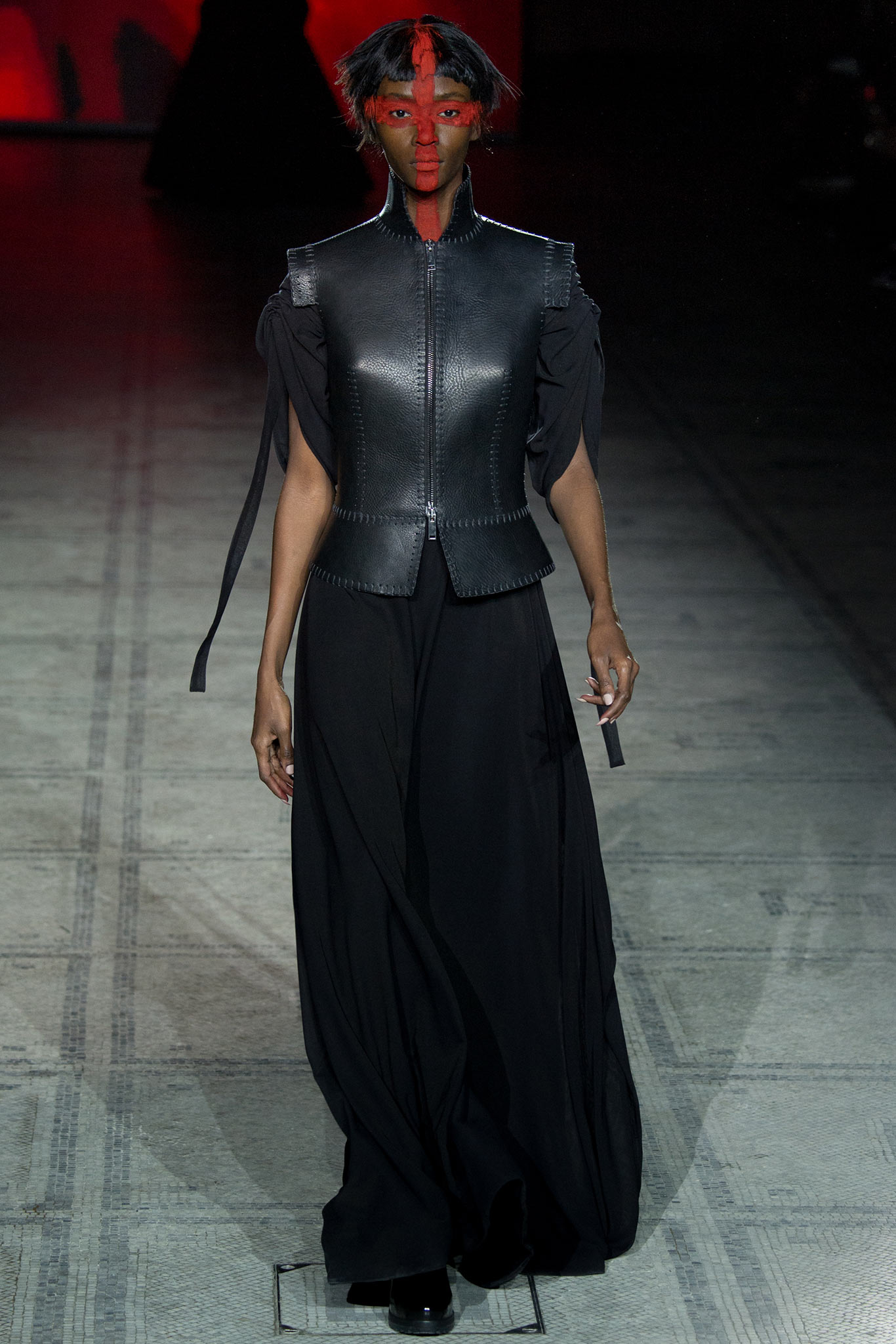 Gareth Pugh F/W 15 Look 17