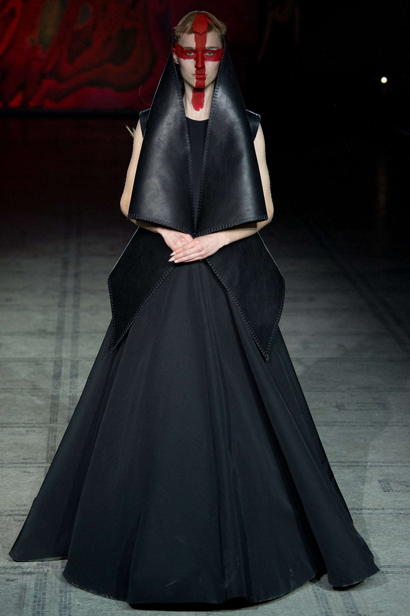 Gareth Pugh F/W 15 Look 18