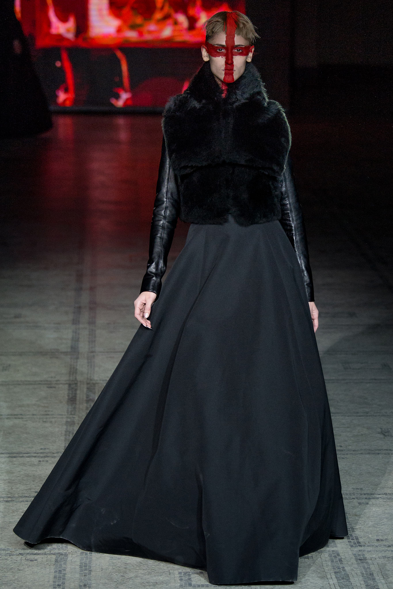 Gareth Pugh F/W 15 Look 25