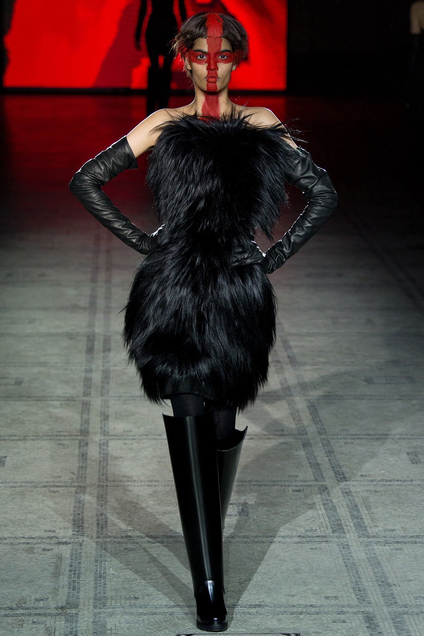 Gareth Pugh F/W 15 Look 29
