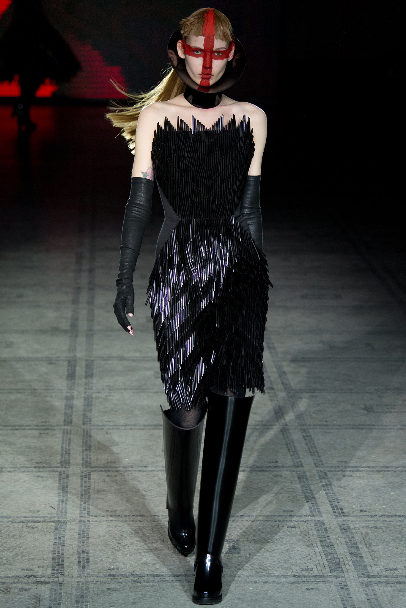 Gareth Pugh F/W 15 Look 31