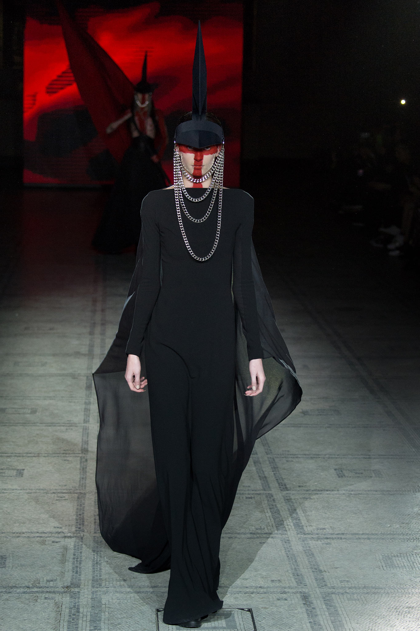 Gareth Pugh F/W 15 Look 37