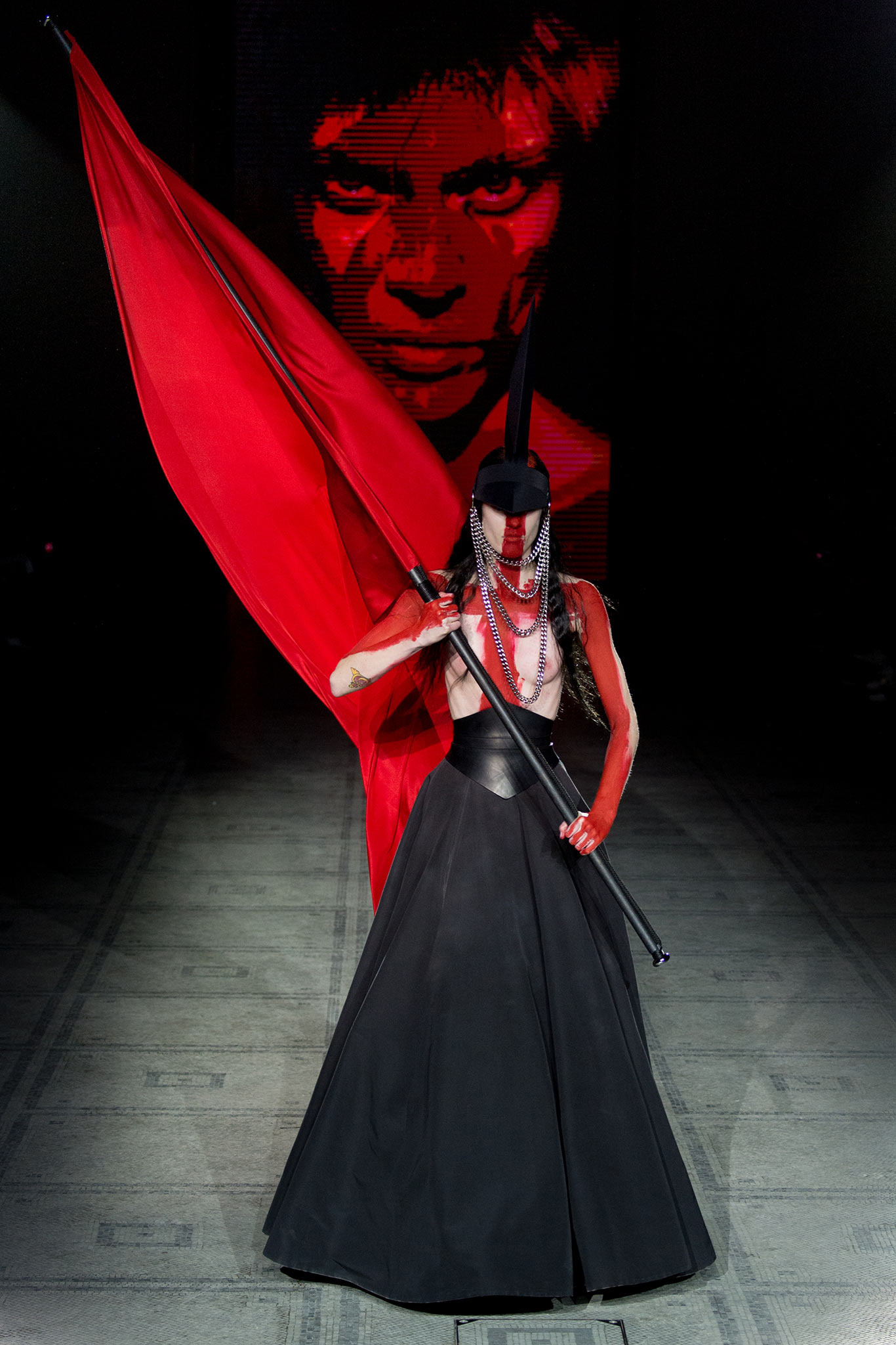 Gareth Pugh F/W 15 Look 38