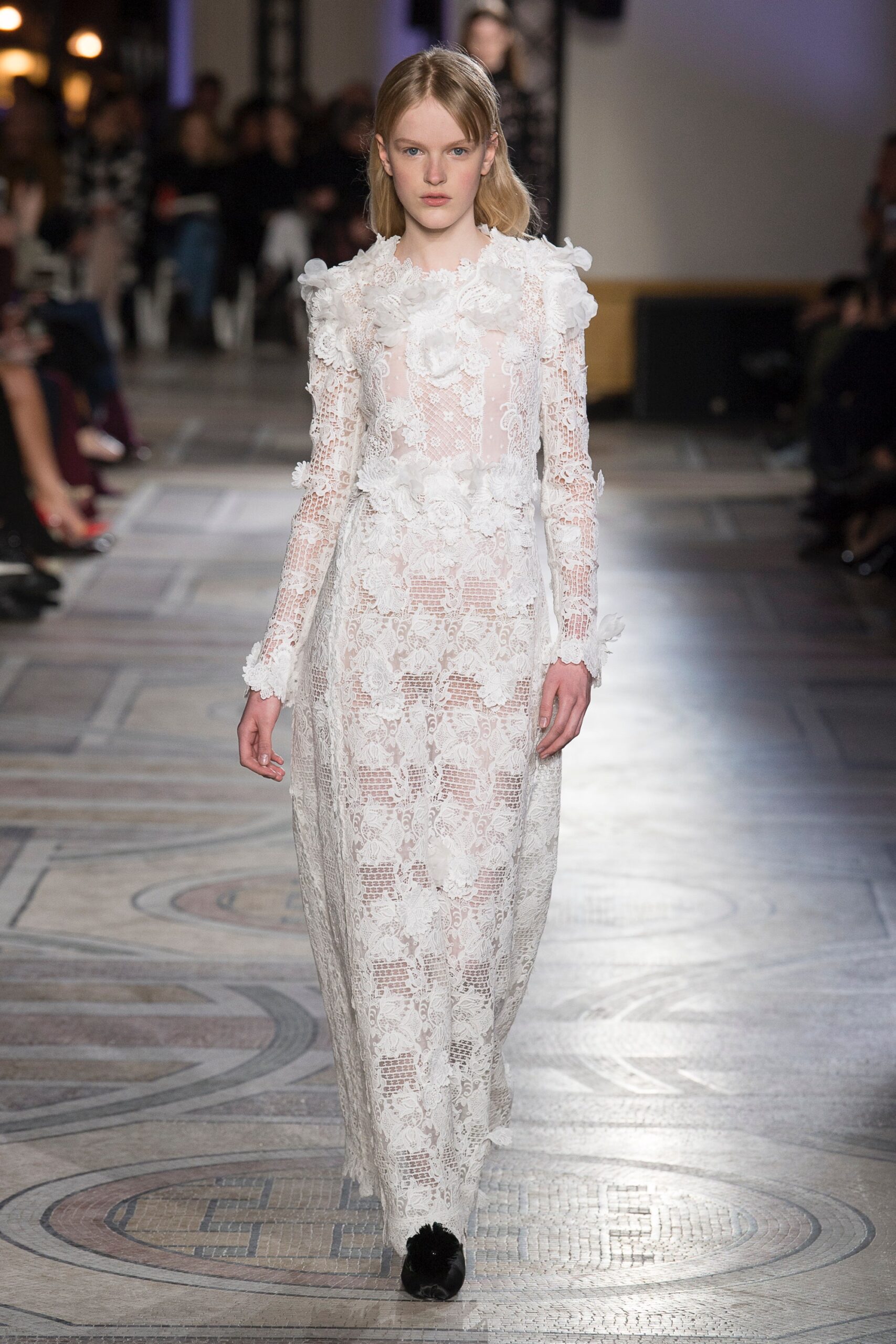 Giambattista Valli Spring 2018 Couture