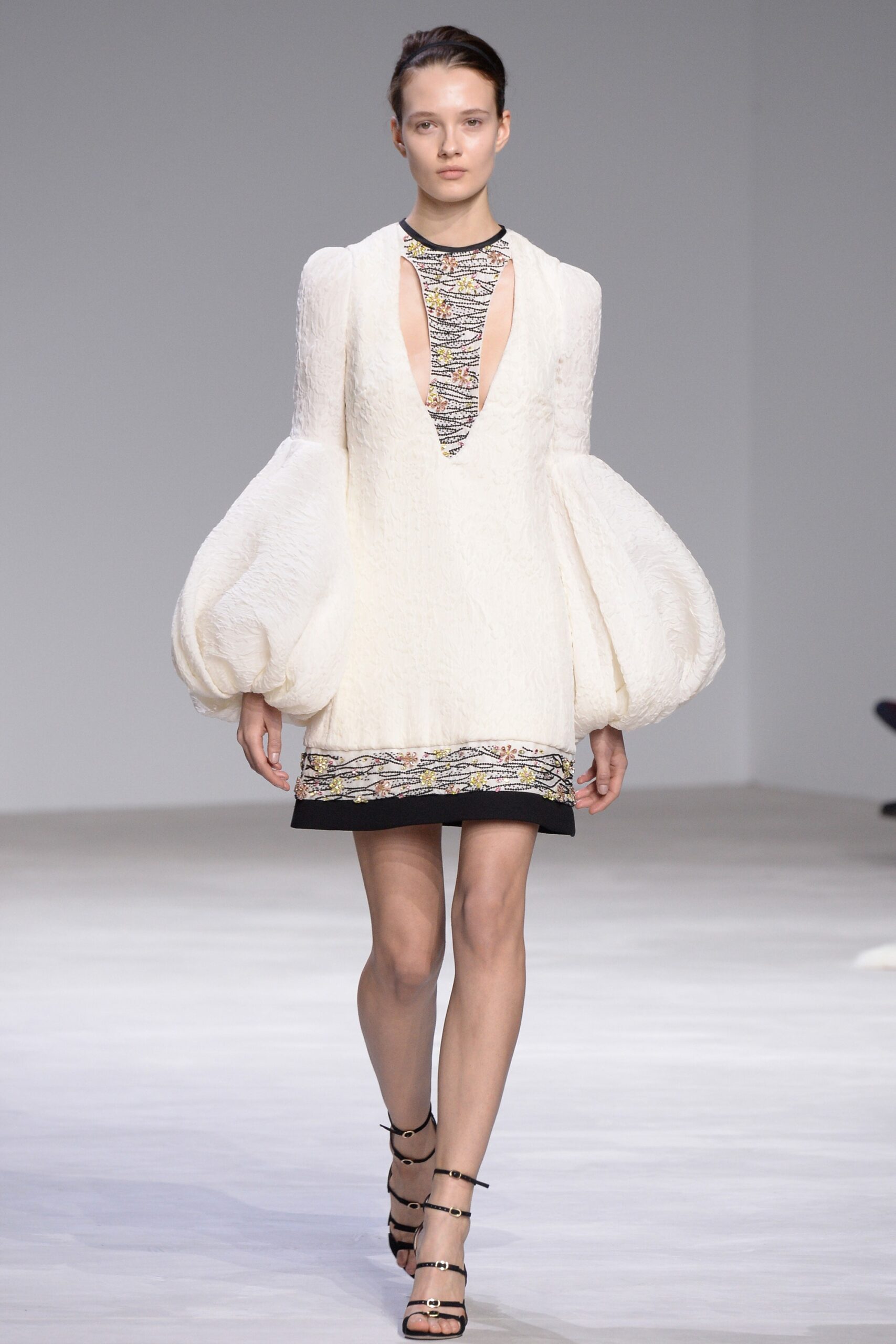 Giambattista Valli S/S 16 Couture Look 4