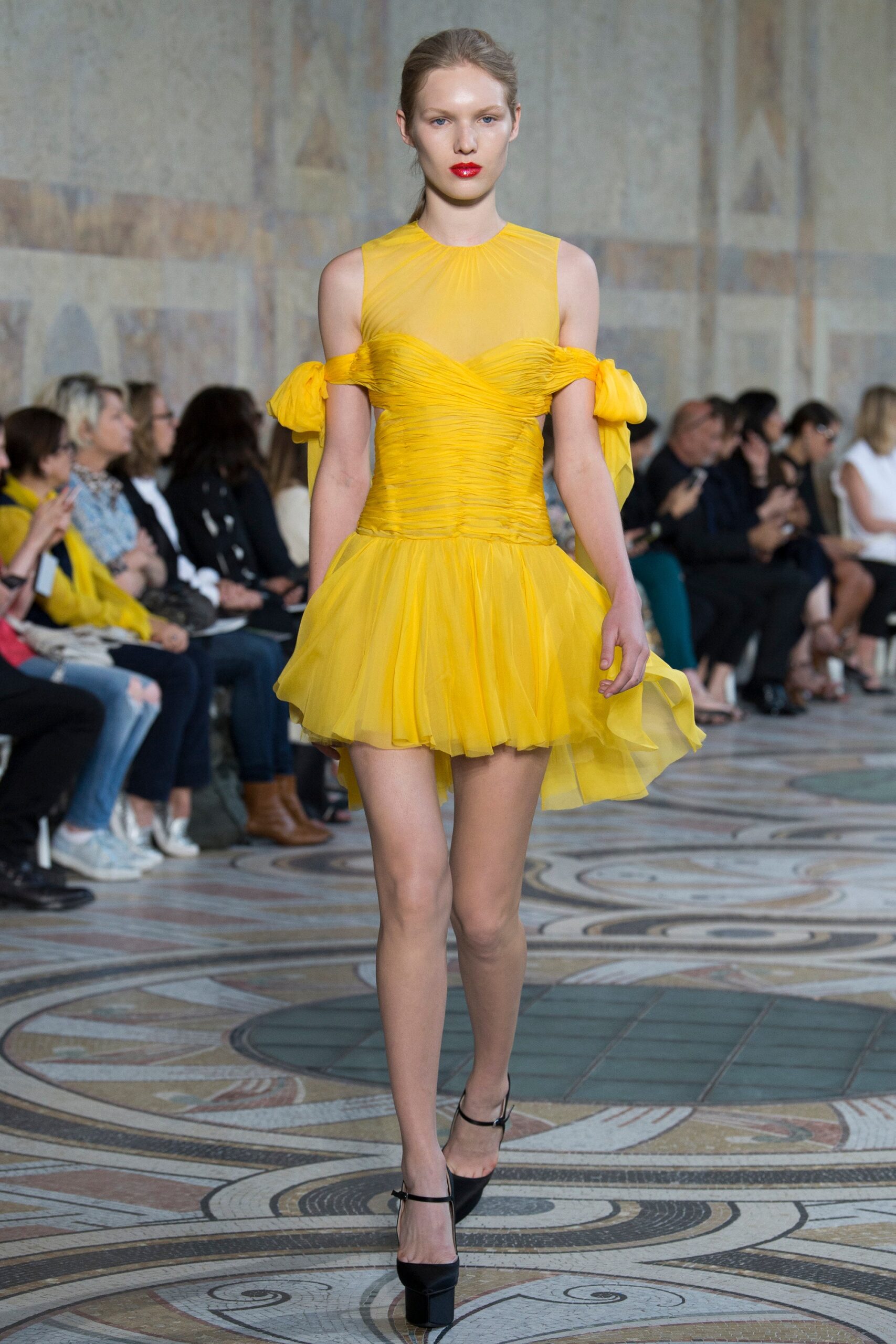 Giambattista Valli F/W 17 Couture Look 5