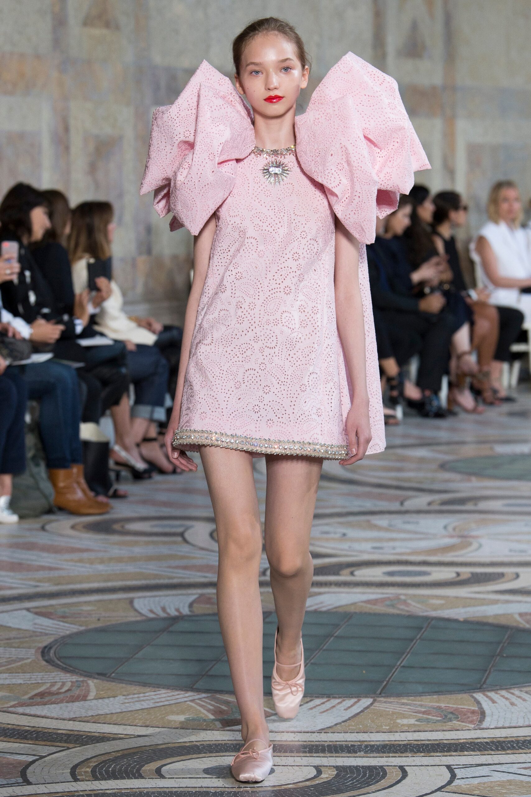 Giambattista Valli F/W 17 Couture Look 10
