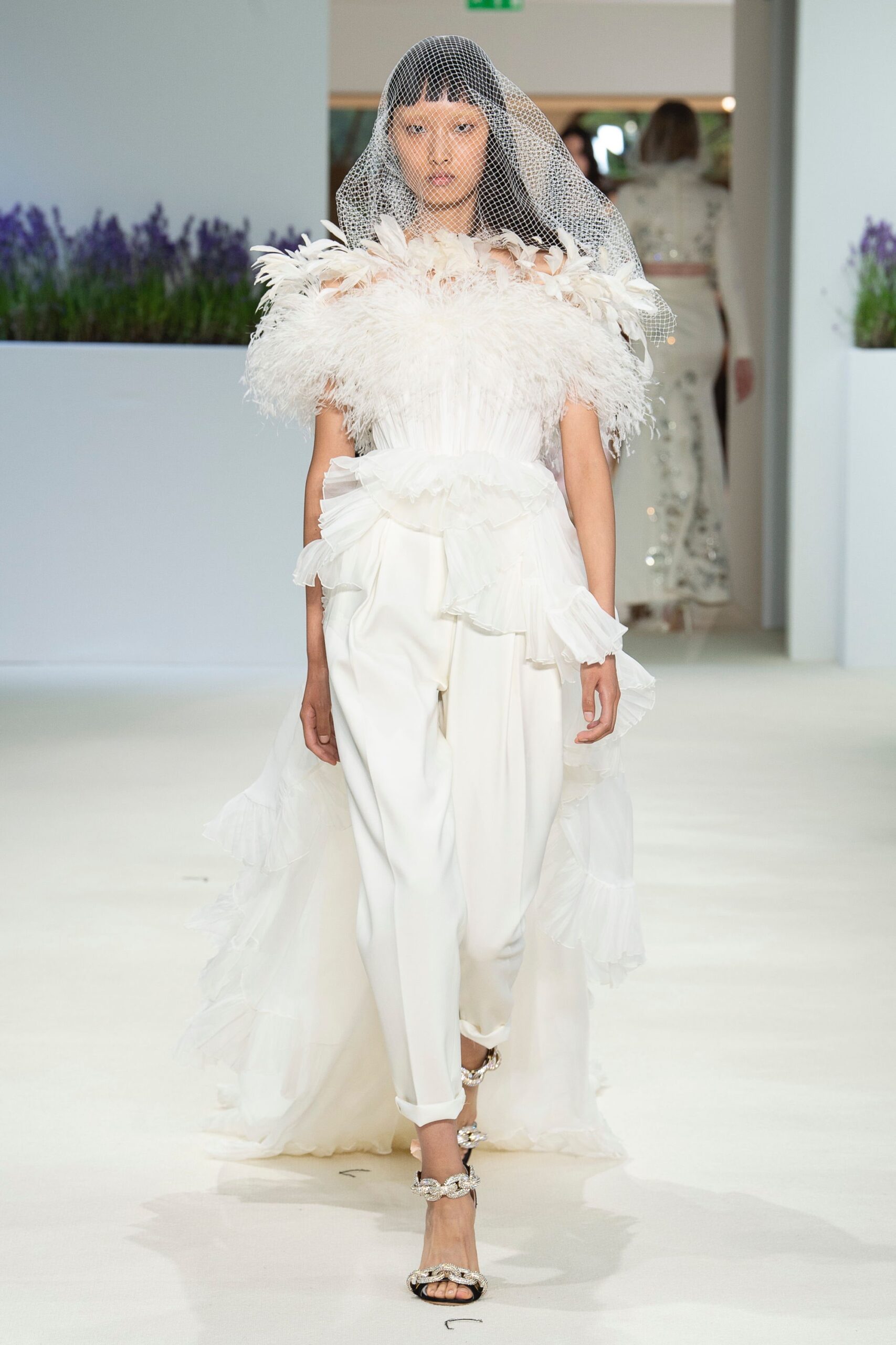 Giambattista Valli F/W 18 Couture Look 19