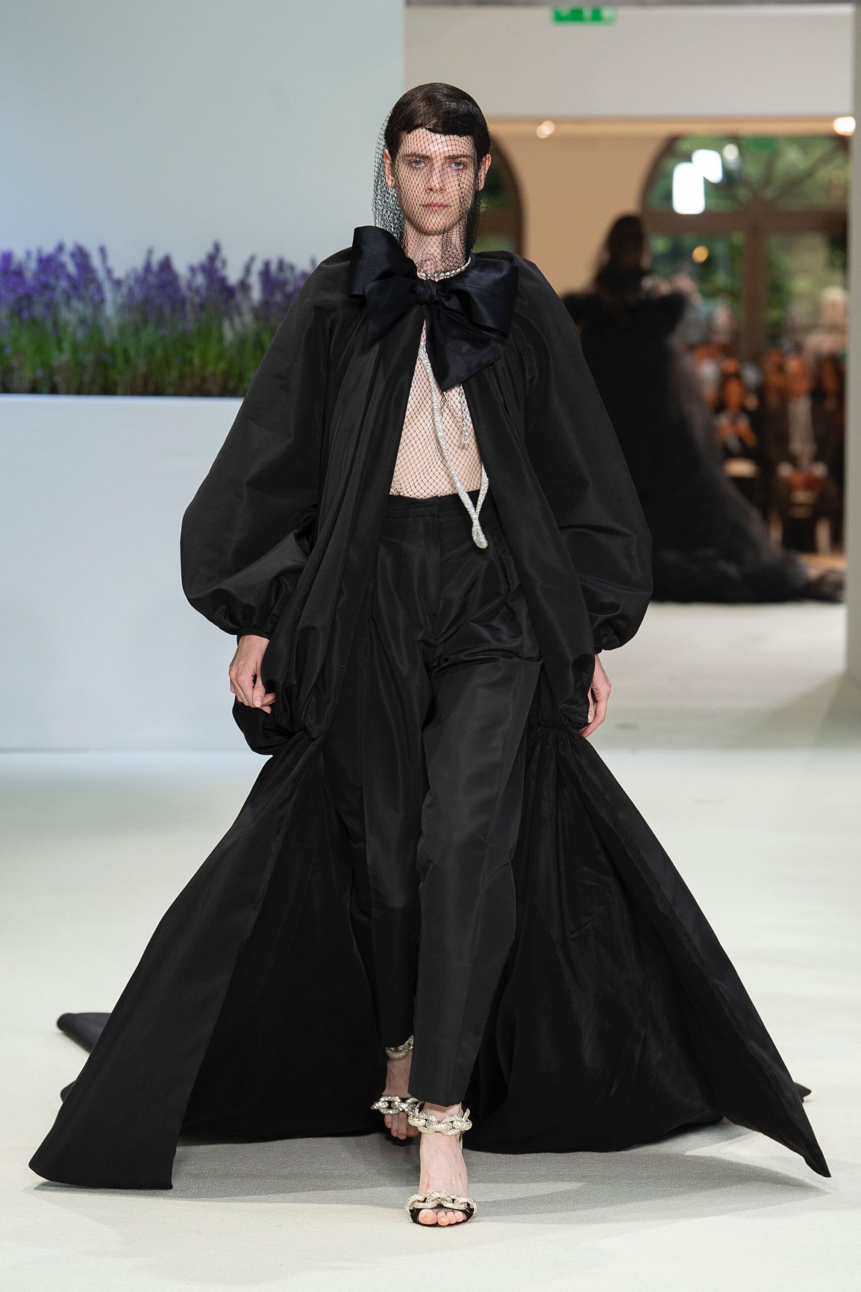 Giambattista Valli F/W 18 Couture Look 27
