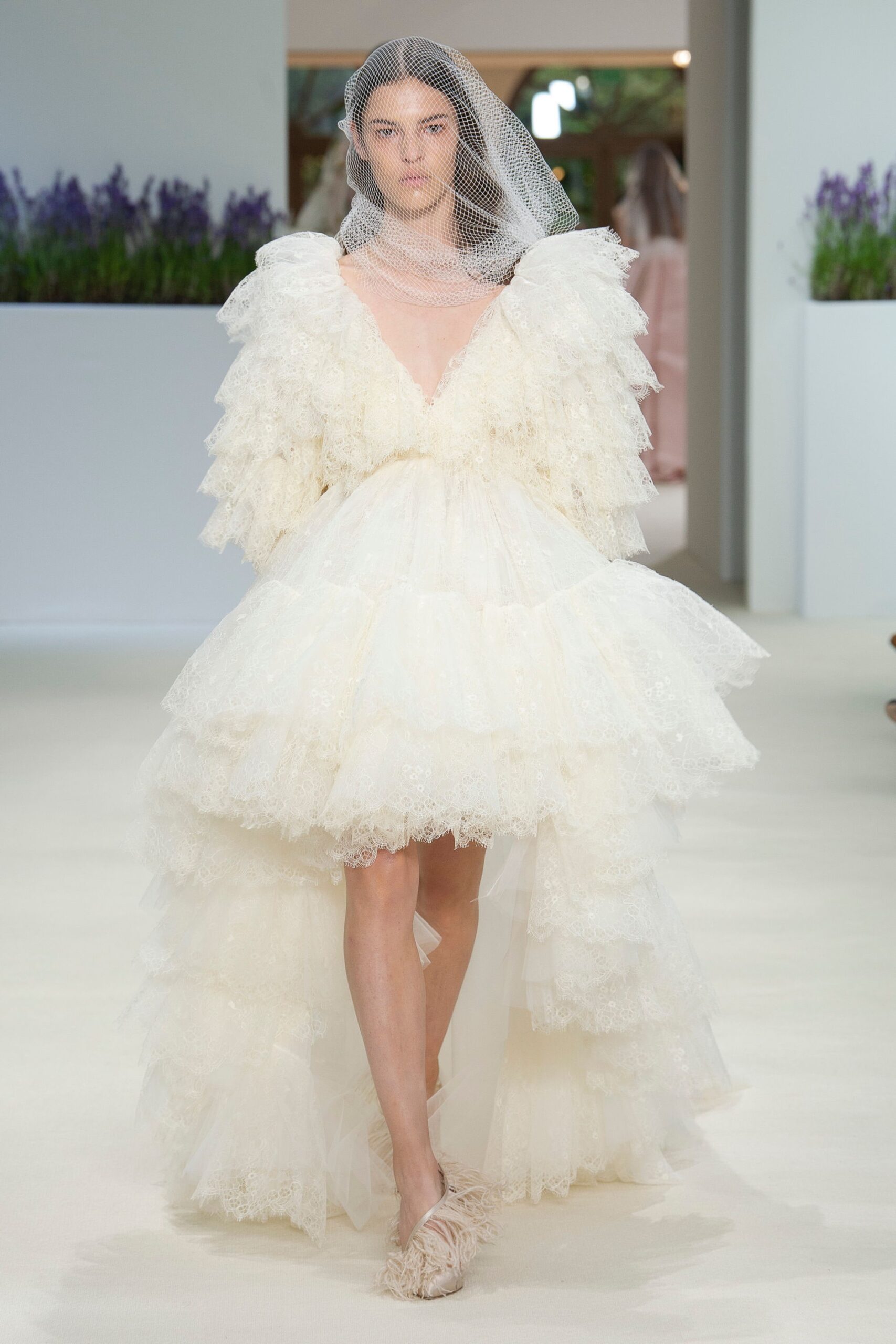 Giambattista Valli F/W 18 Couture Look 28