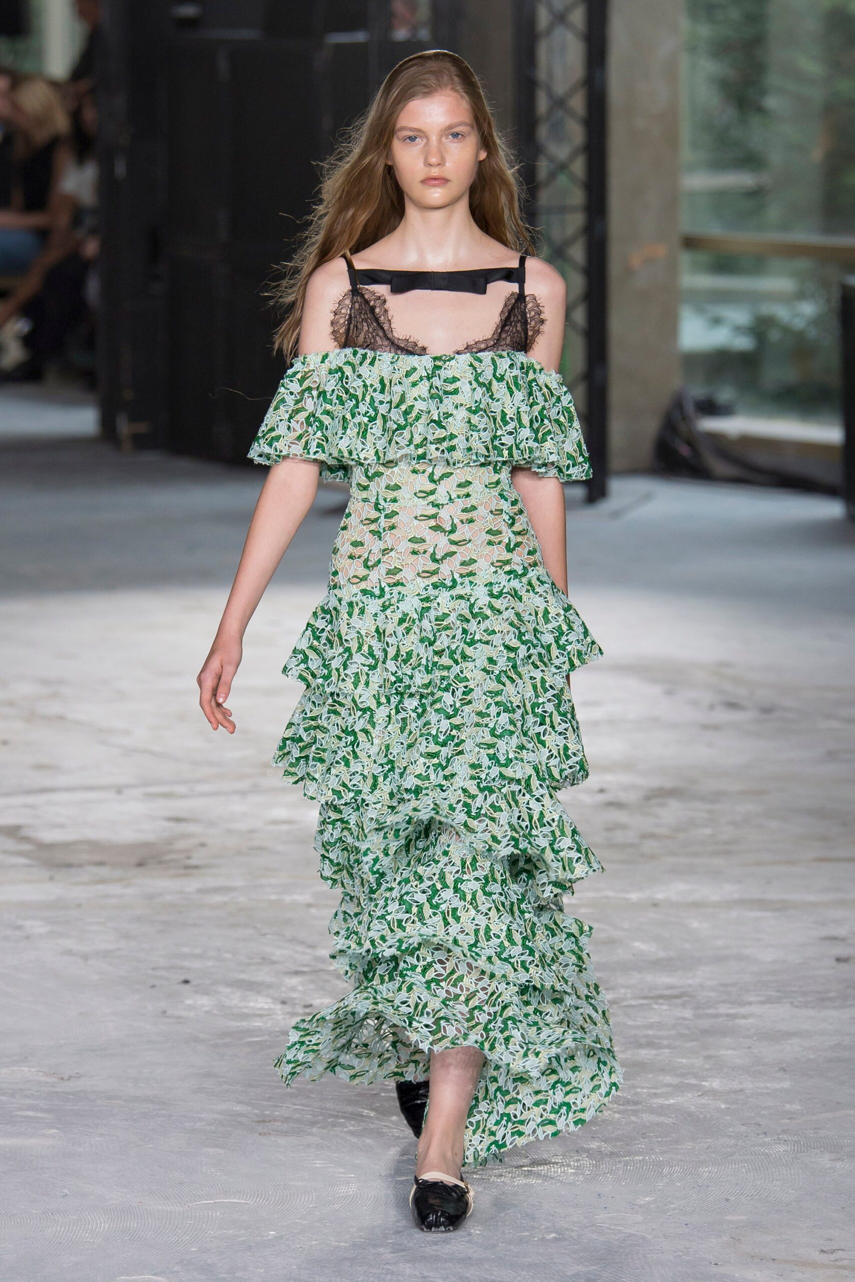 Giambattista Valli S/S 18 Look 32