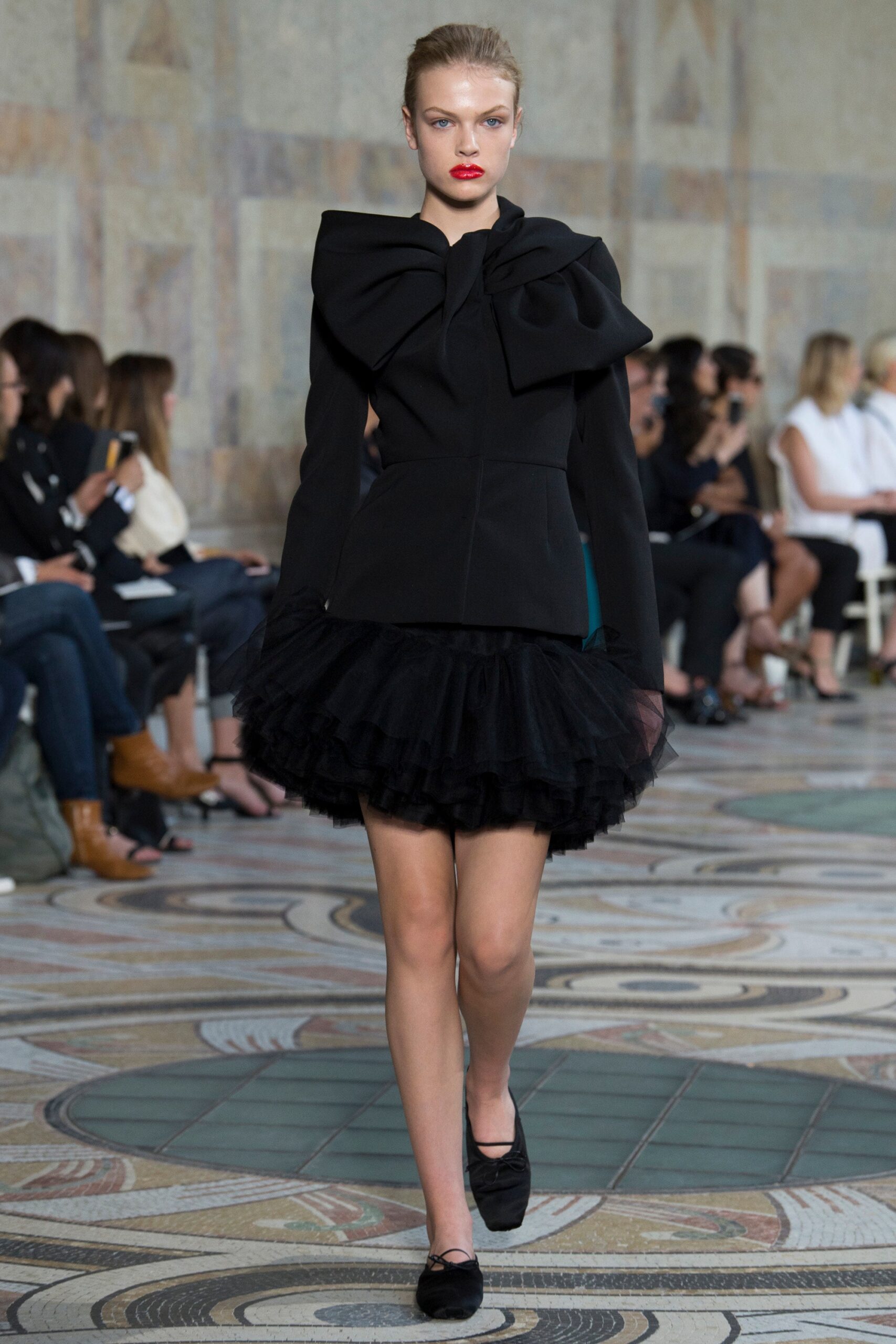 Giambattista Valli F/W 17 Couture Look 17