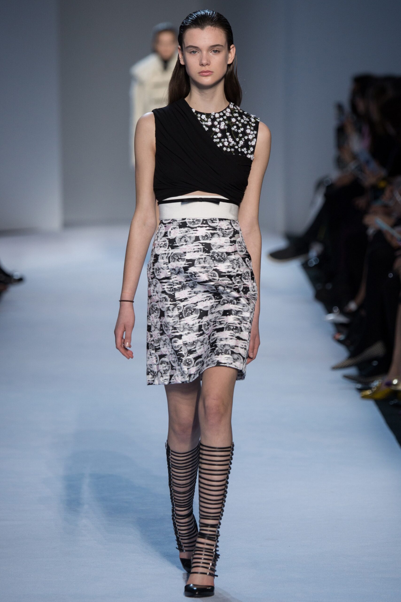 Giambattista Valli F/W 16 Look 18