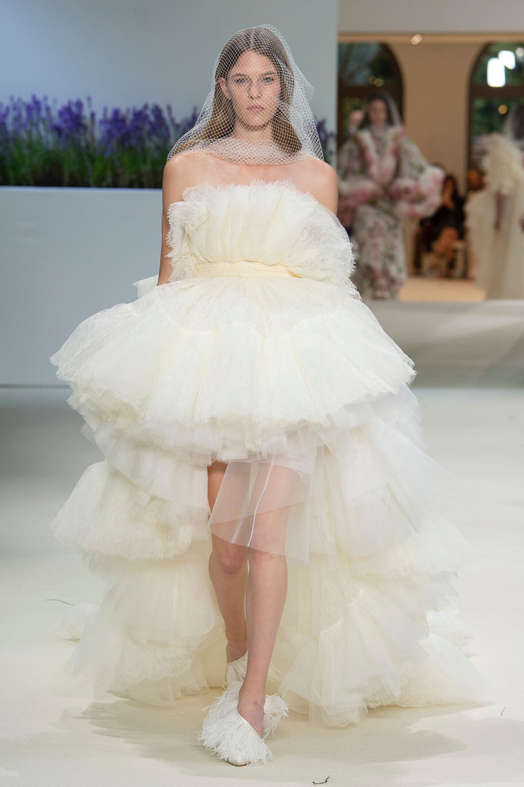 Giambattista Valli F/W 18 Couture Look 32