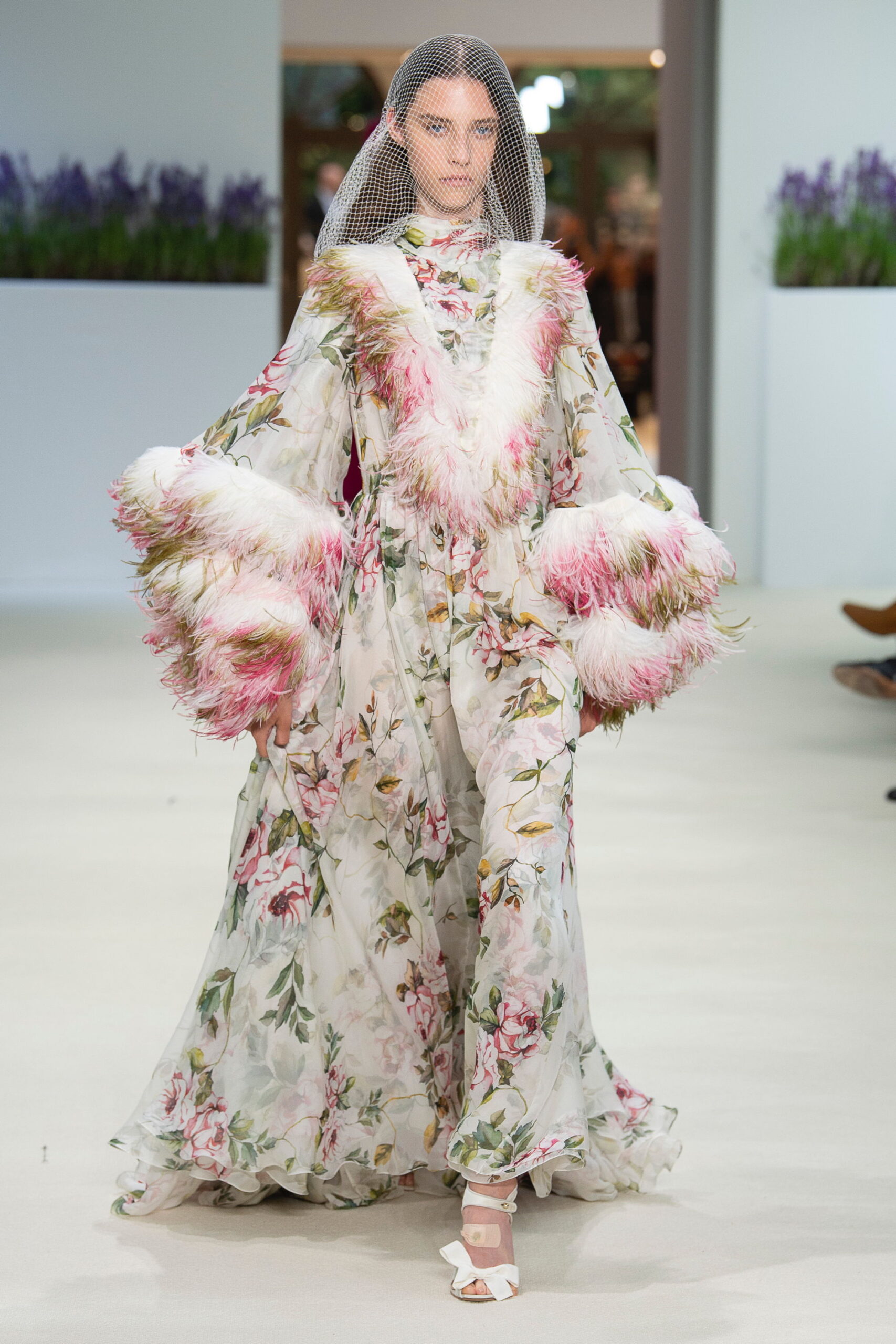 Giambattista Valli F/W 18 Couture Look 33