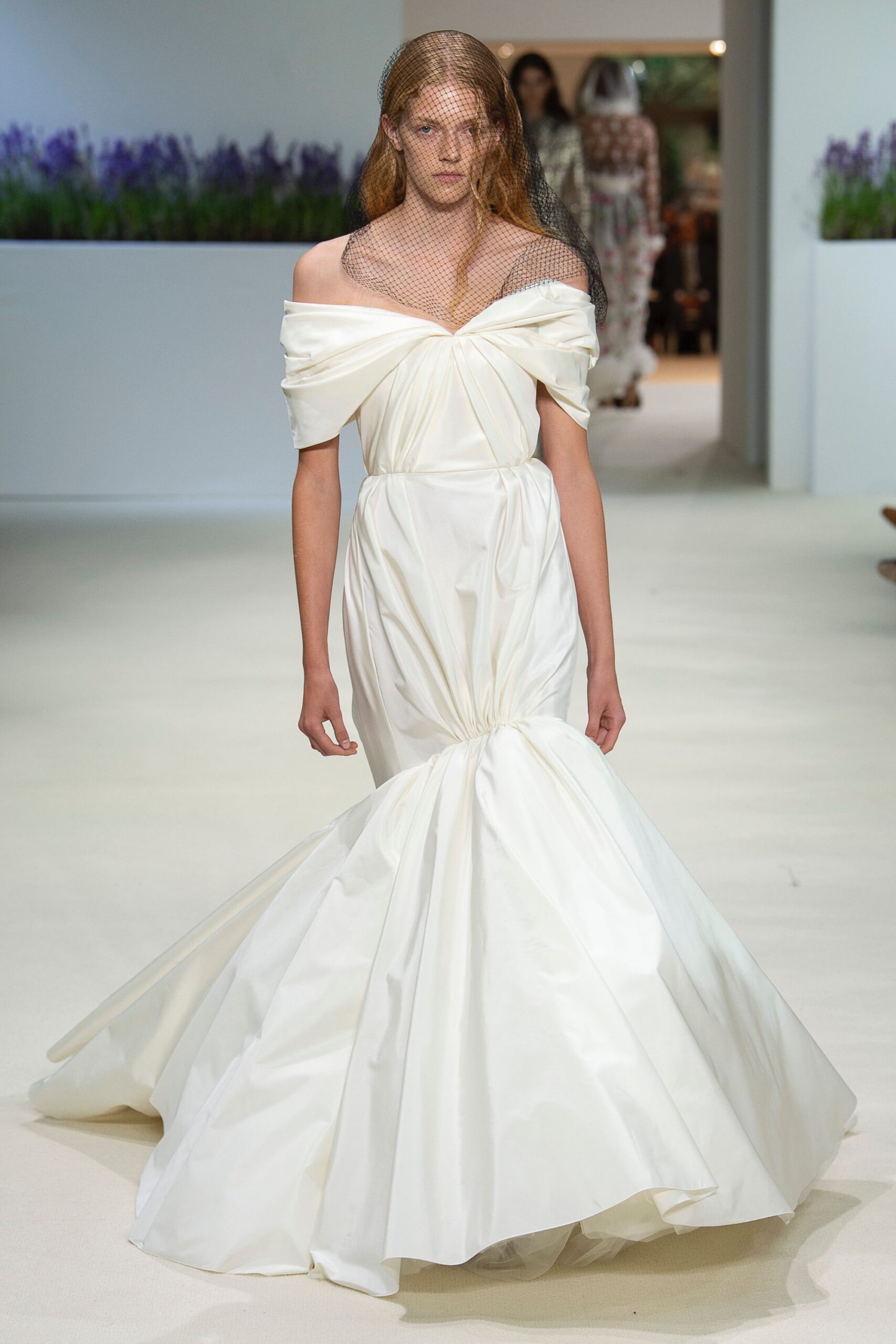 Giambattista Valli F/W 18 Couture Look 37