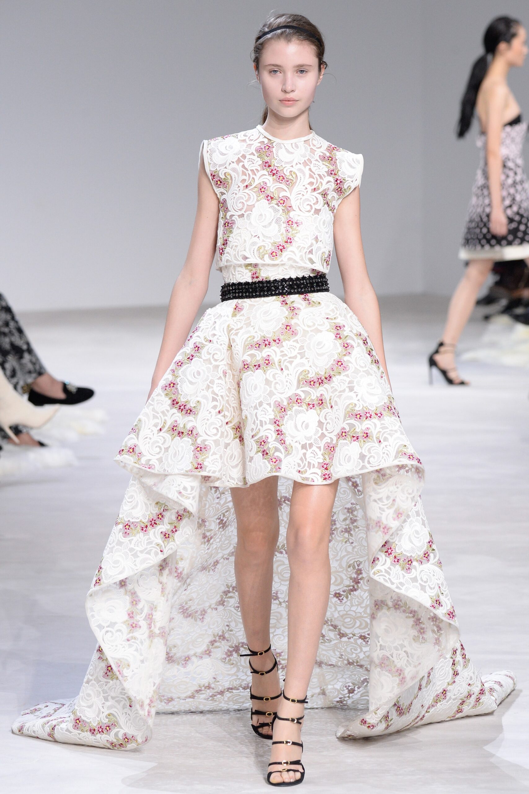 Giambattista Valli S/S 16 Couture Look 20
