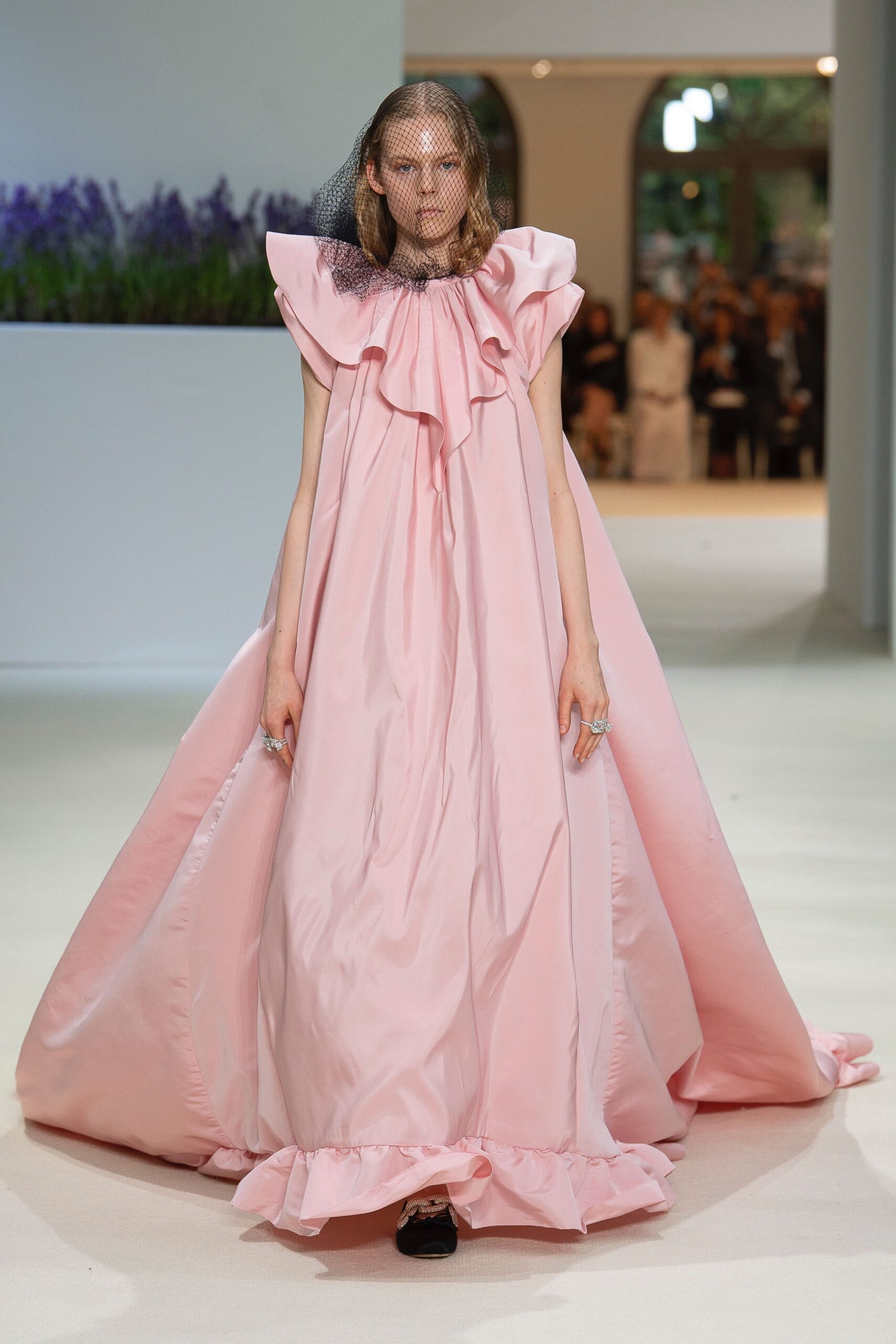 Giambattista Valli F/W 18 Couture Look 47