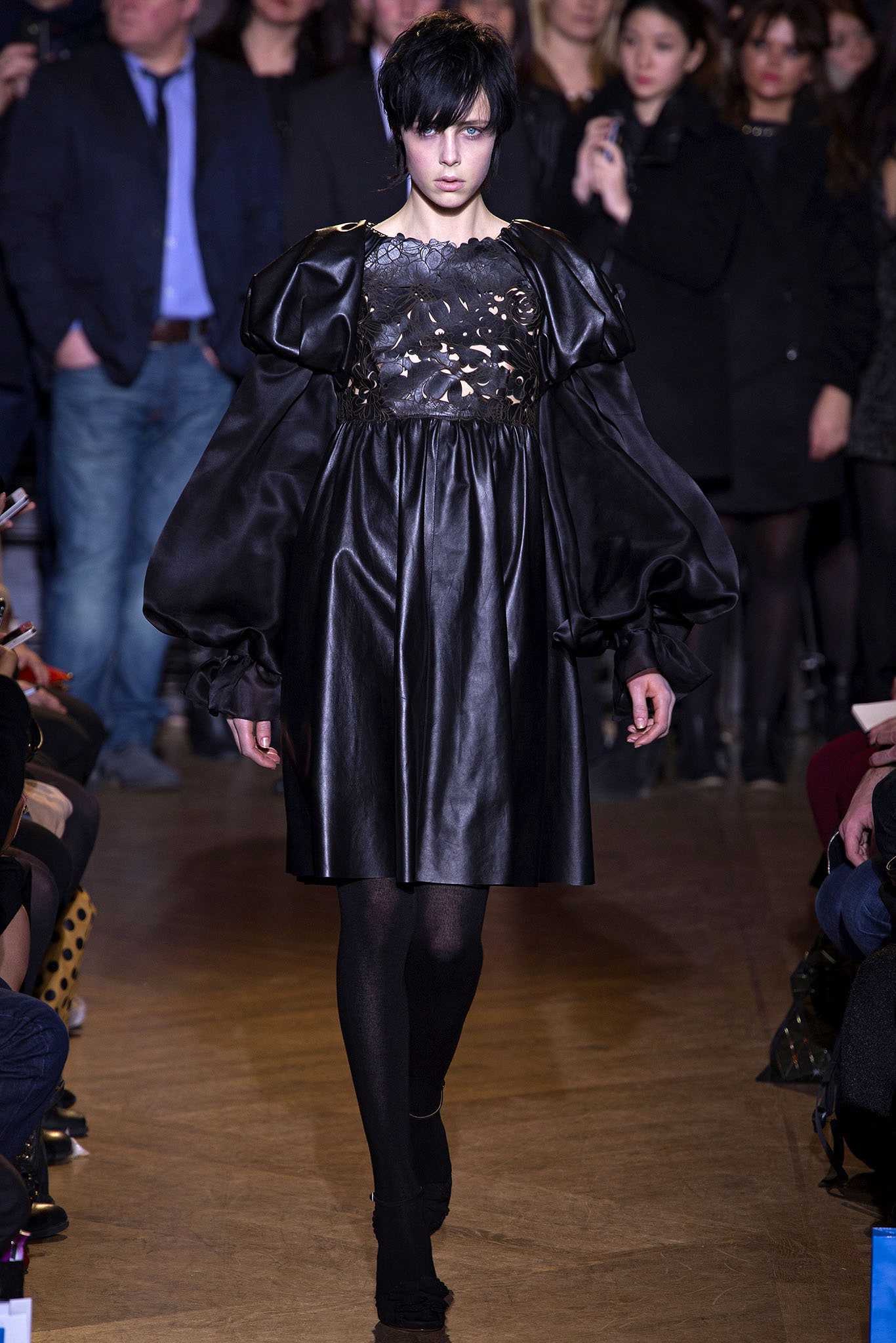 Giles Deacon F/W 13 Look 37