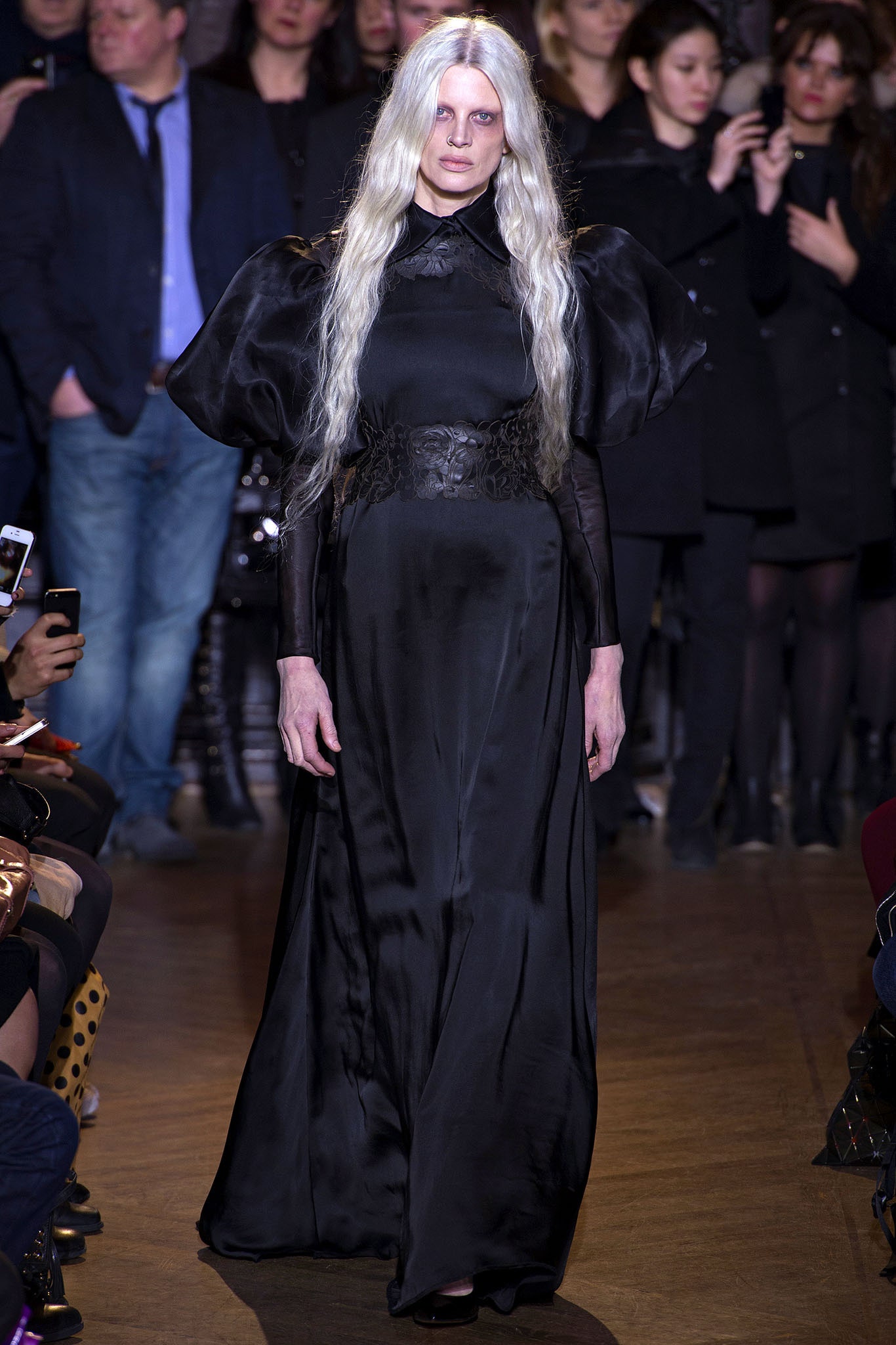 Giles Deacon F/W 13 Look 41